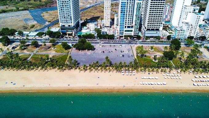 庆和省收回更多阻挡芽庄海滩的度假村土地