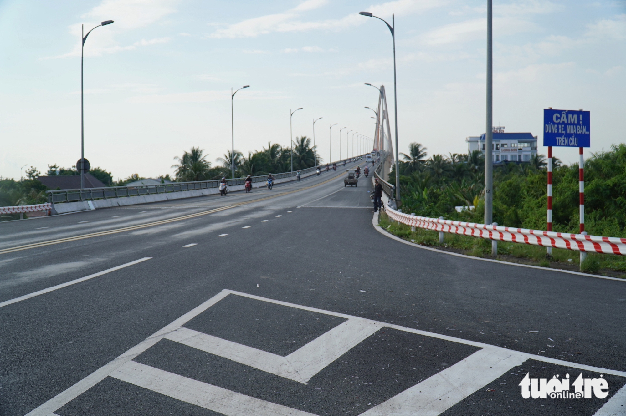 Rạch Miễu 2桥刚通车，Rạch Miễu桥立刻空无一人