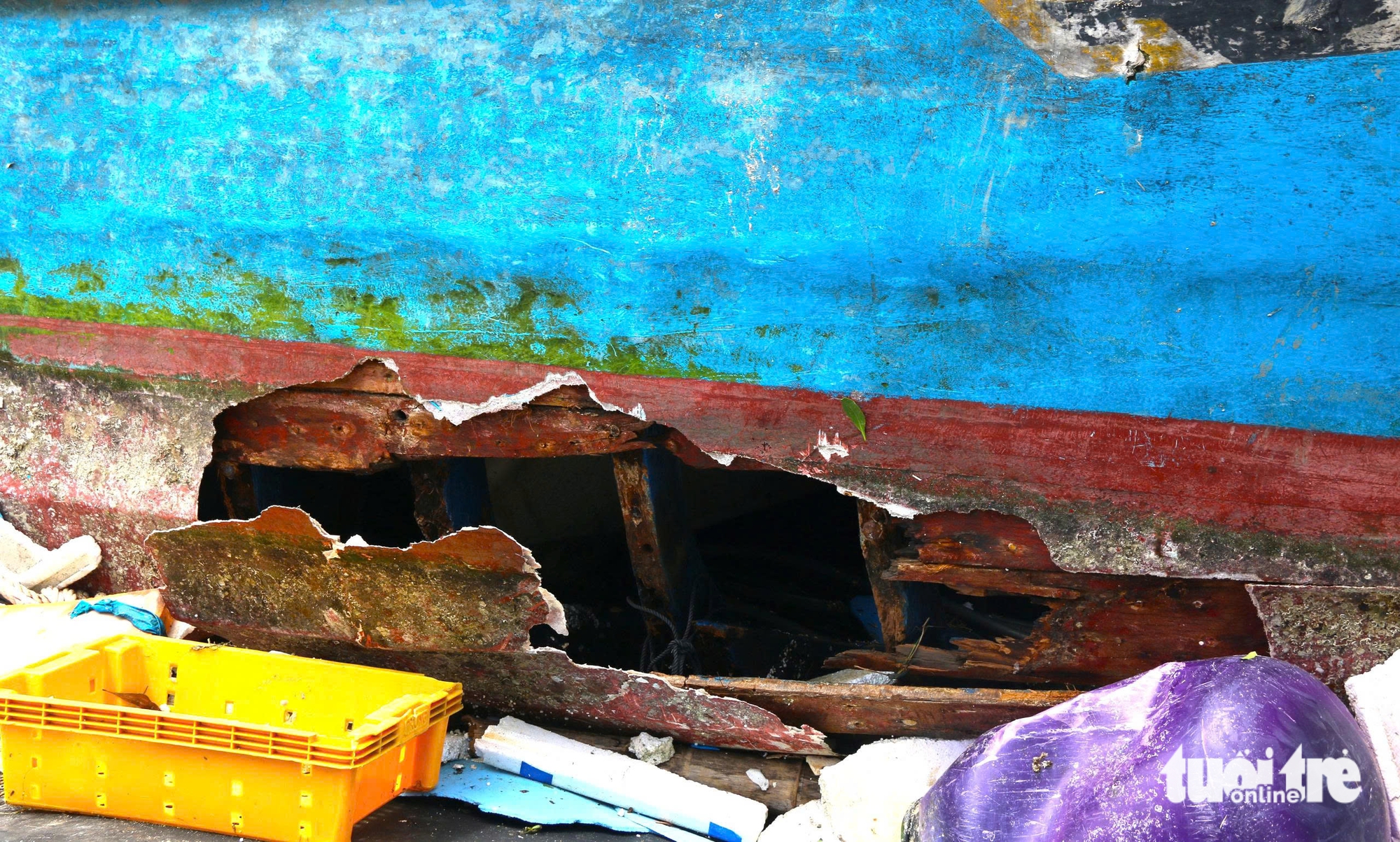 心痛数十艘渔船在台风Kalmaegi后破碎的场景