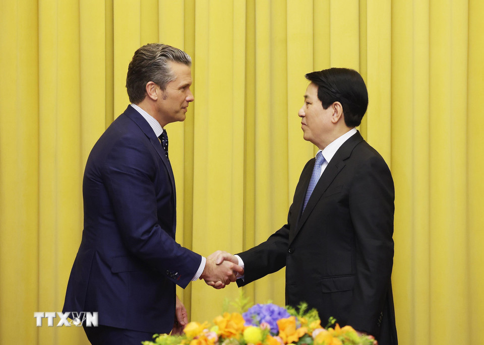 美国承诺支持越南现代化国防工业，解决战争后果