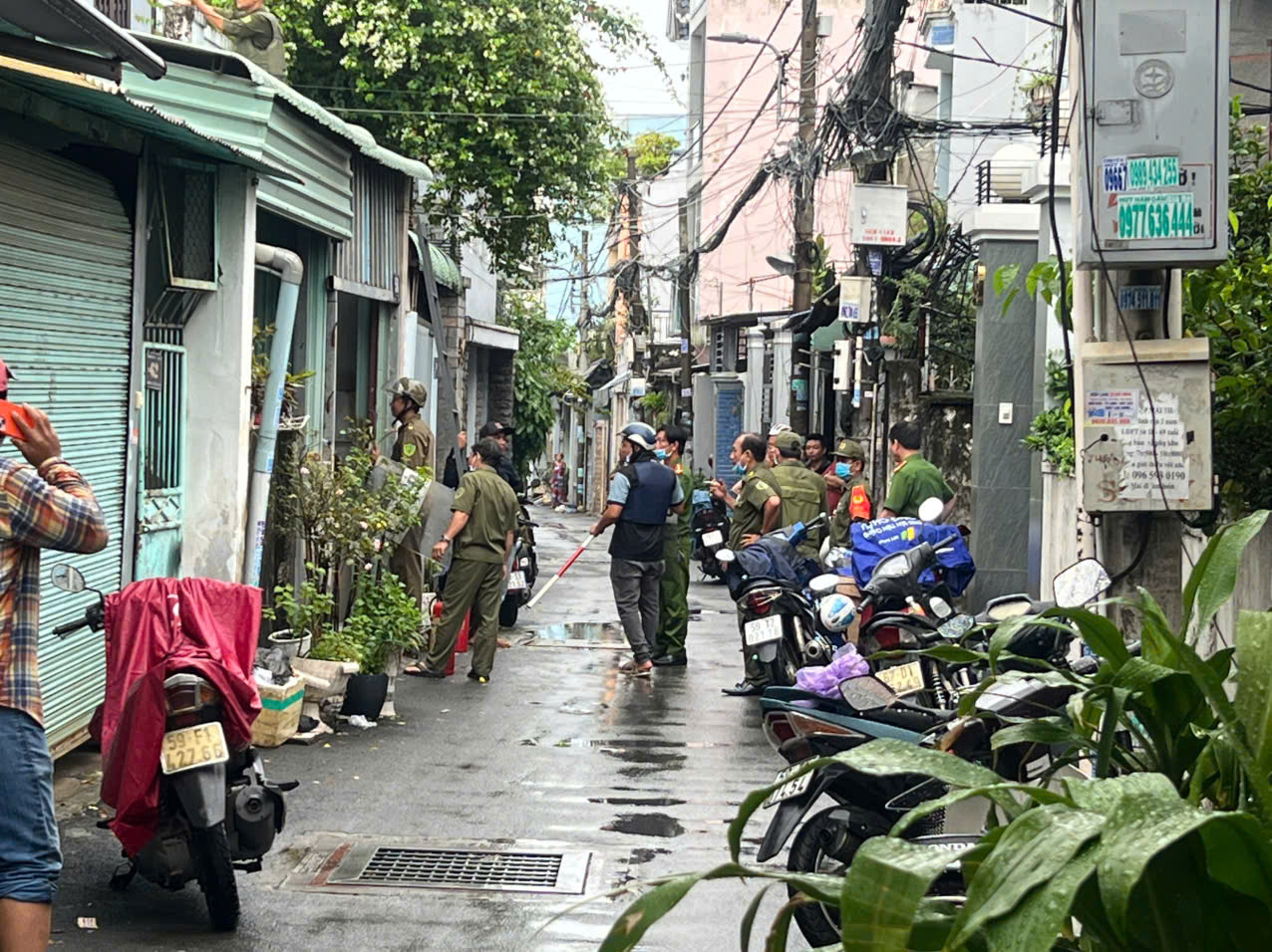 胡志明市：正在封锁以控制袭击邻居后固守家中的男子