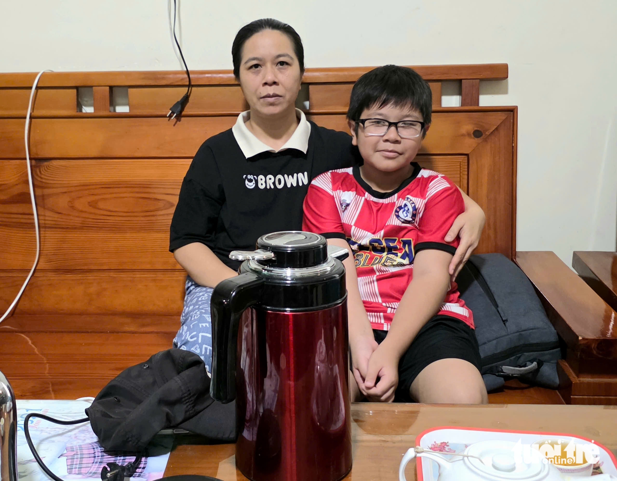 刚过去的台风，洪水淹没屋顶，民众措手不及