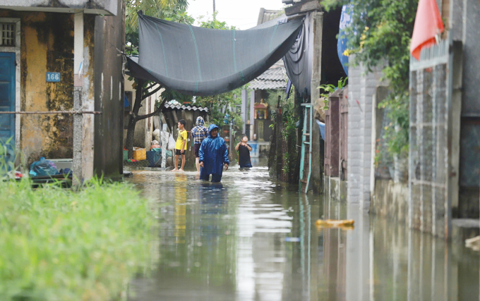 中部低洼地区遭受洪水和隔离
