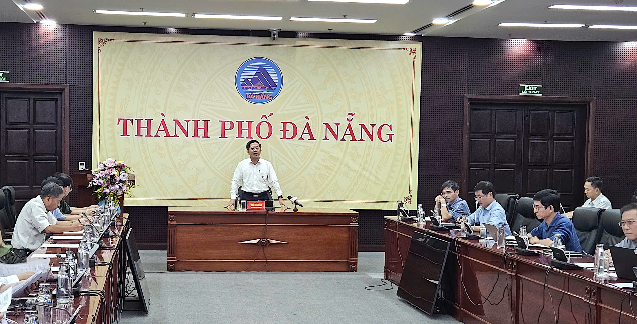 数百艘渔船仍在海上作业，岘港紧急召回避风