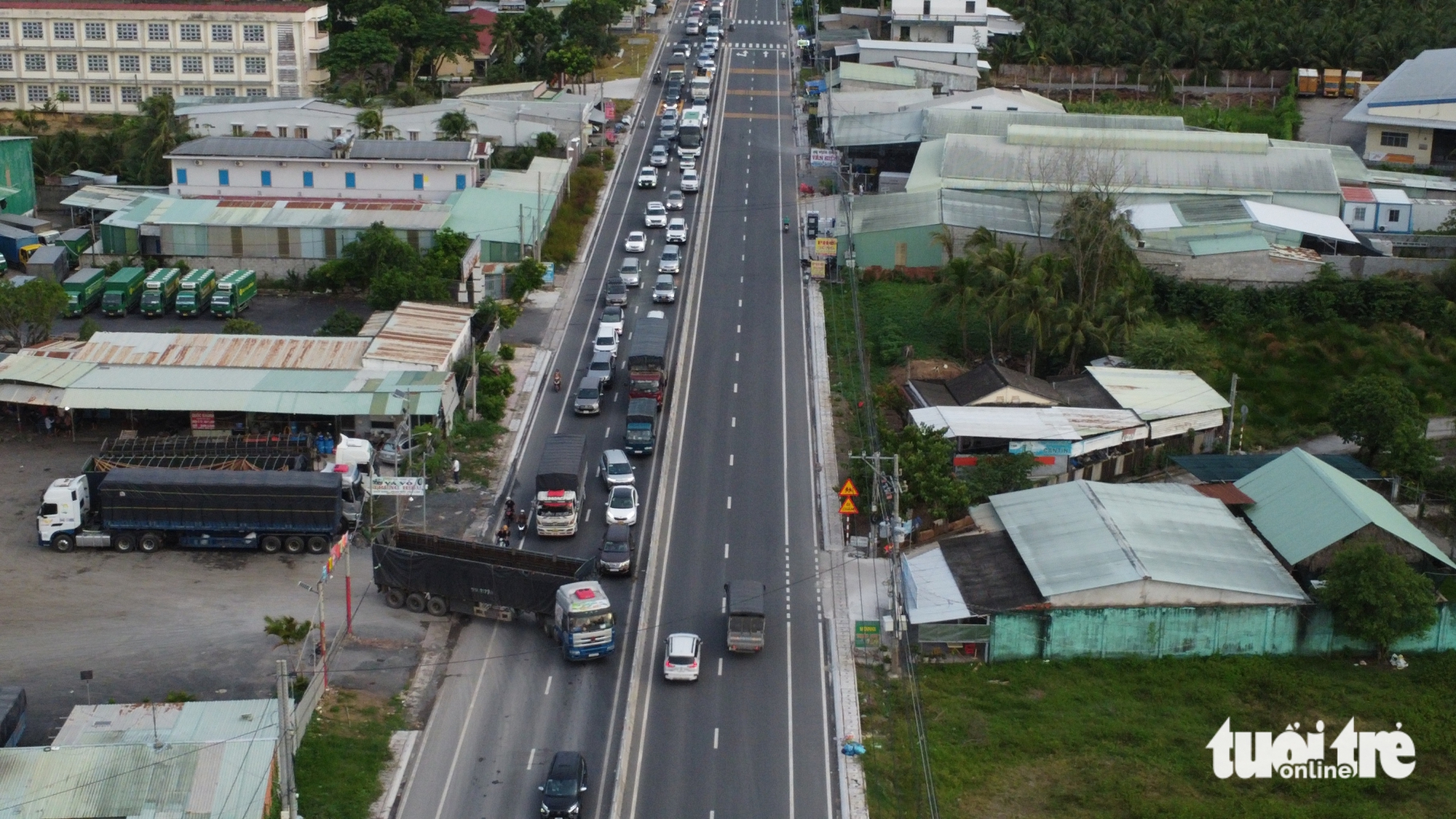 Rạch Miễu 2 桥起点拥堵：应该建天桥、隧道还是分流交通？