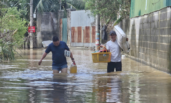 庆和、林同深陷洪水，1号国道被洪水切断