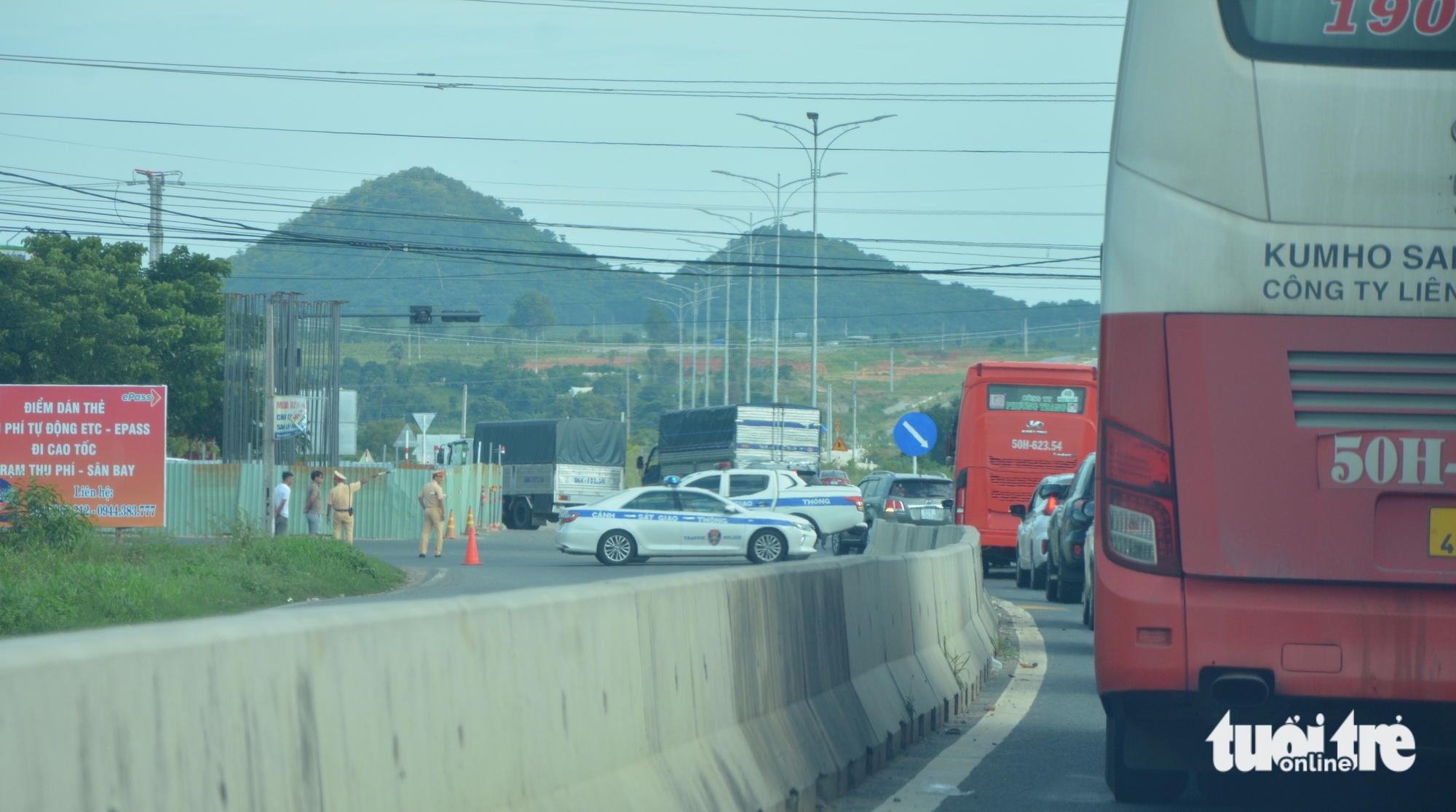 由于交通拥堵，在巴包关闭潘切-油街高速公路入口