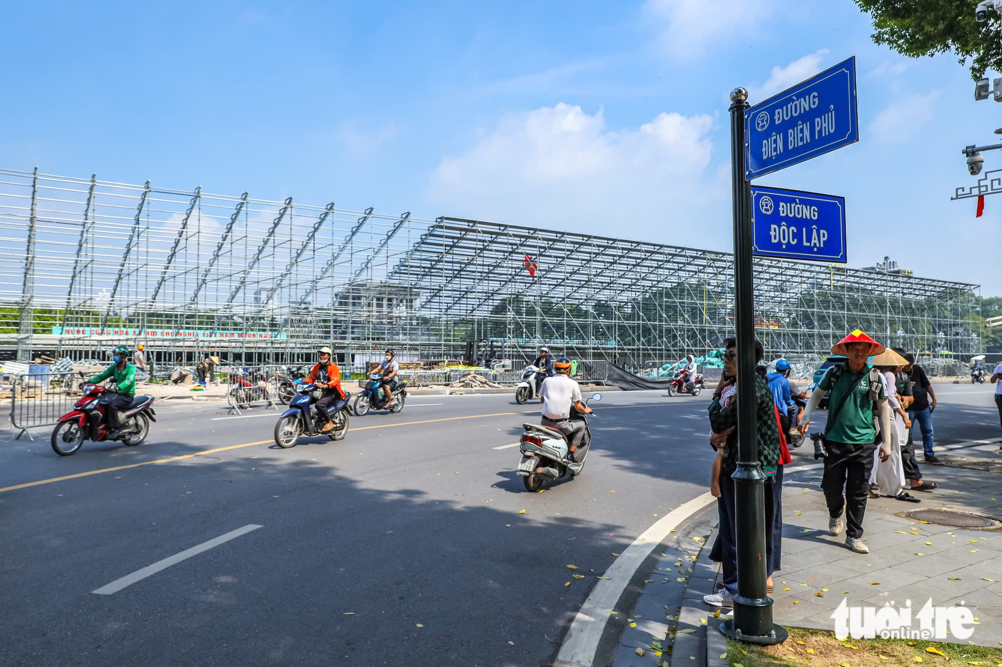 30,000座位的观礼台全景服务于9月2日国庆大典