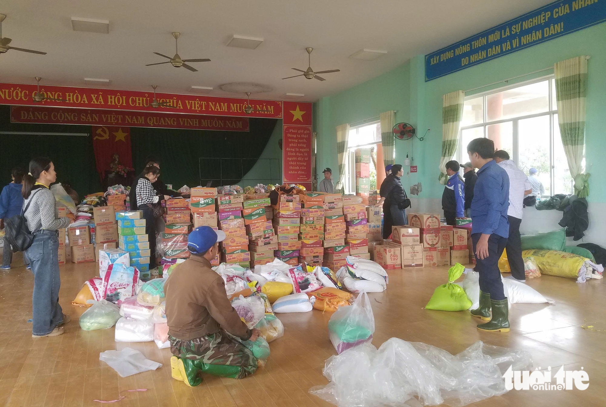 “乡亲们，富安人民正遭遇灾难，让我们共同帮助他们渡过难关”