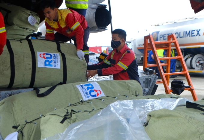 俄罗斯向顺化洪水灾区援助29吨物资