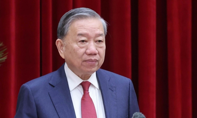 总书记：以‘五个加分点’选拔第十四届政治局人选