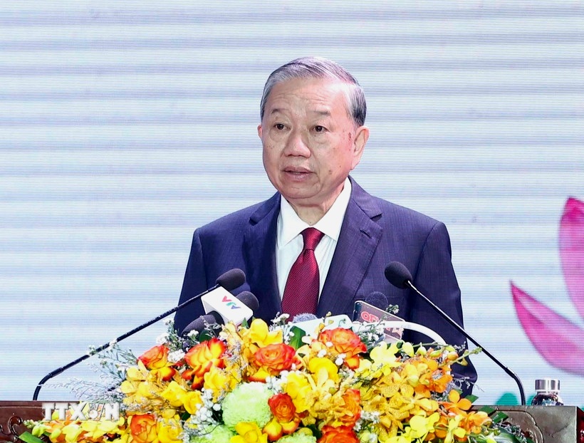 总书记苏林：集中建设第九军区革命、正规、精锐的武装力量