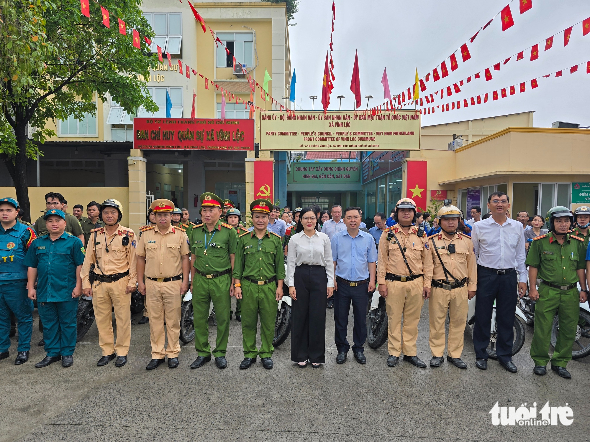 胡志明市交警出动处理三轮车、自制车，确保城市秩序