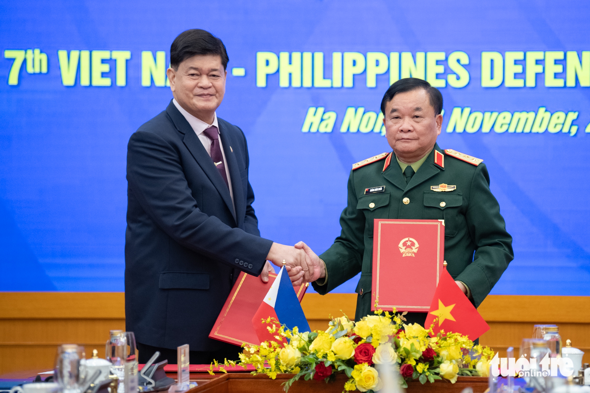越南与菲律宾签署国防政策对话纪要