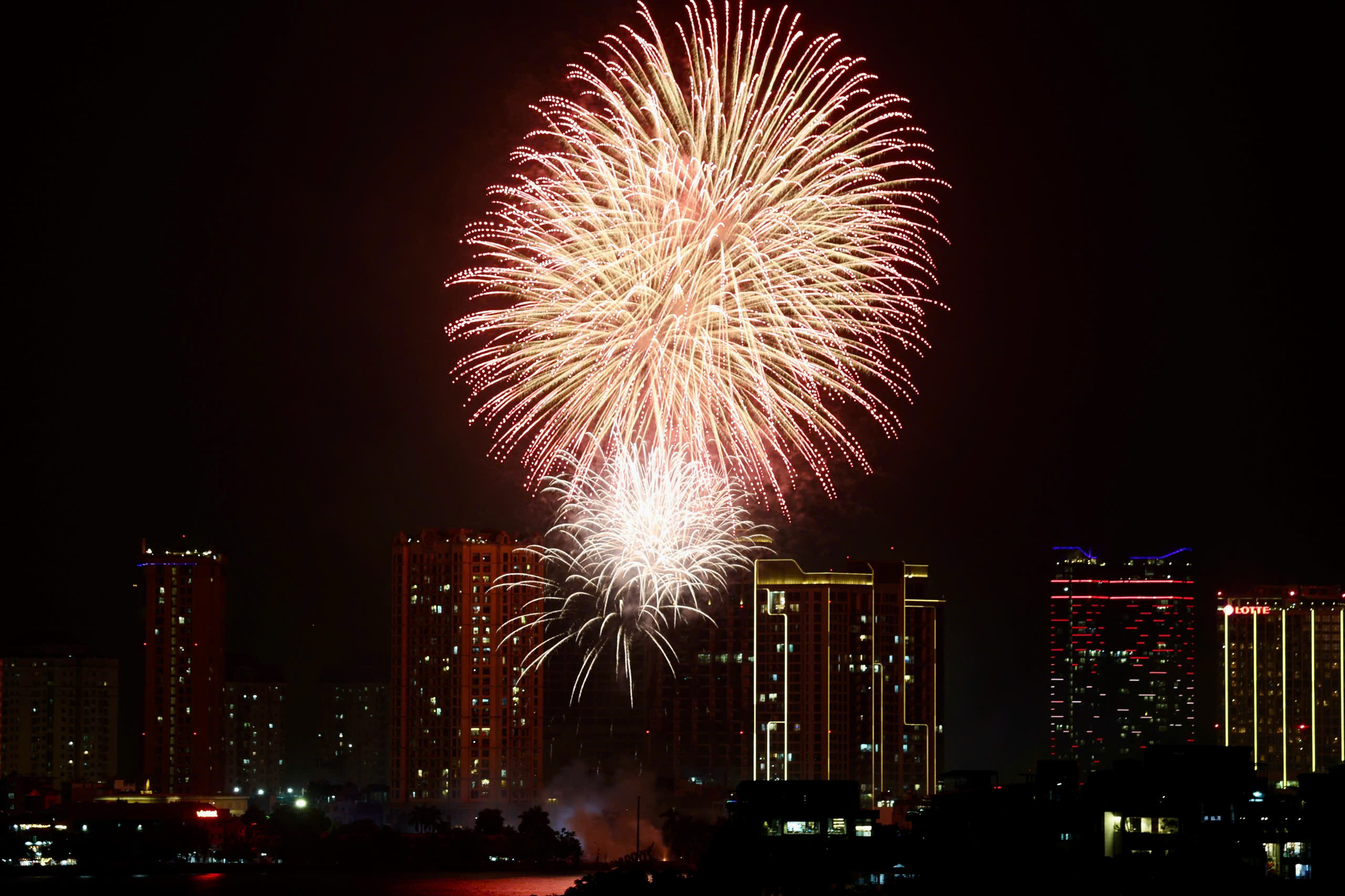 河内国庆烟花表演后交通拥堵