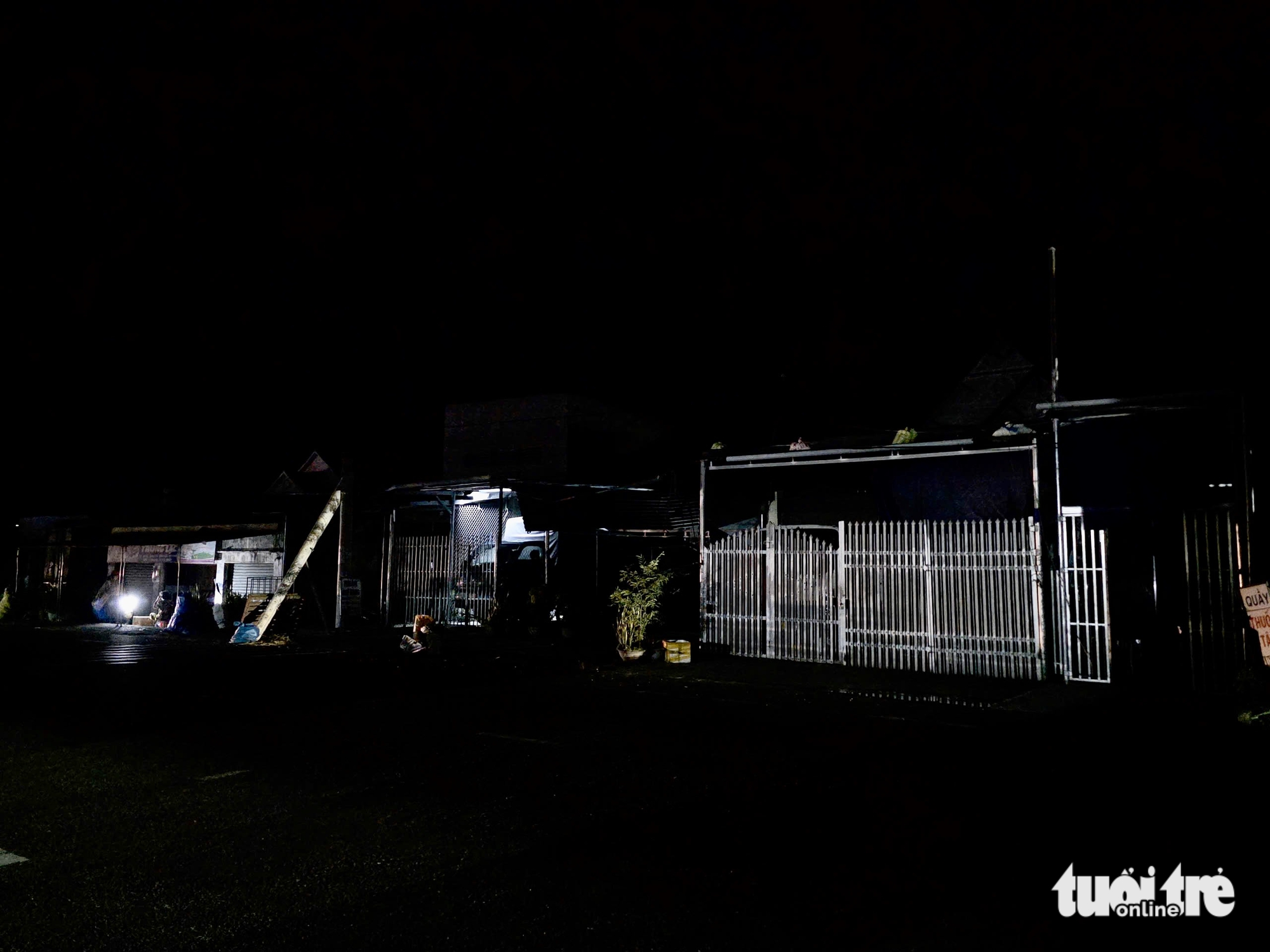 达乐省东部台风区居民应对停电的各种生活方式