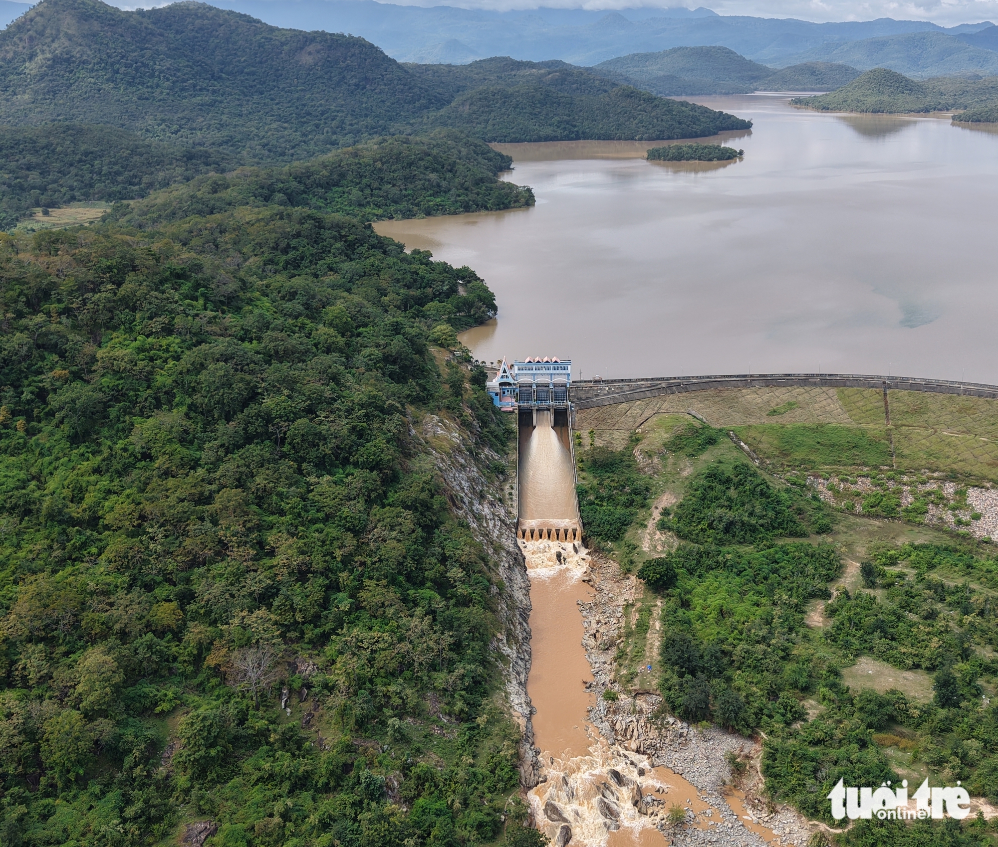 无人机拍摄平顺旧区曾创纪录泄洪的松瓜湖和龙松湖