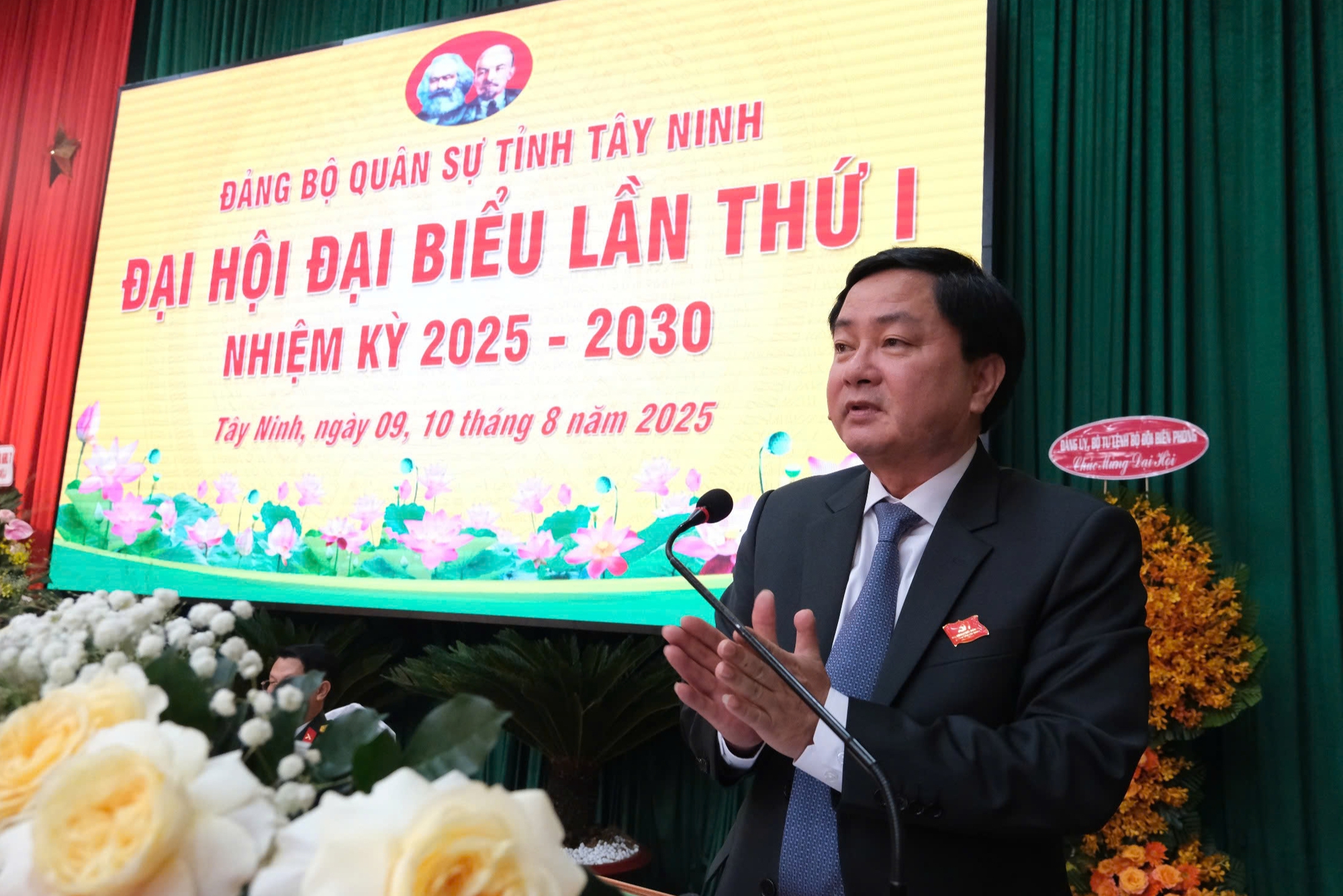 阮文决担任西宁省军事党委2025-2030任期书记