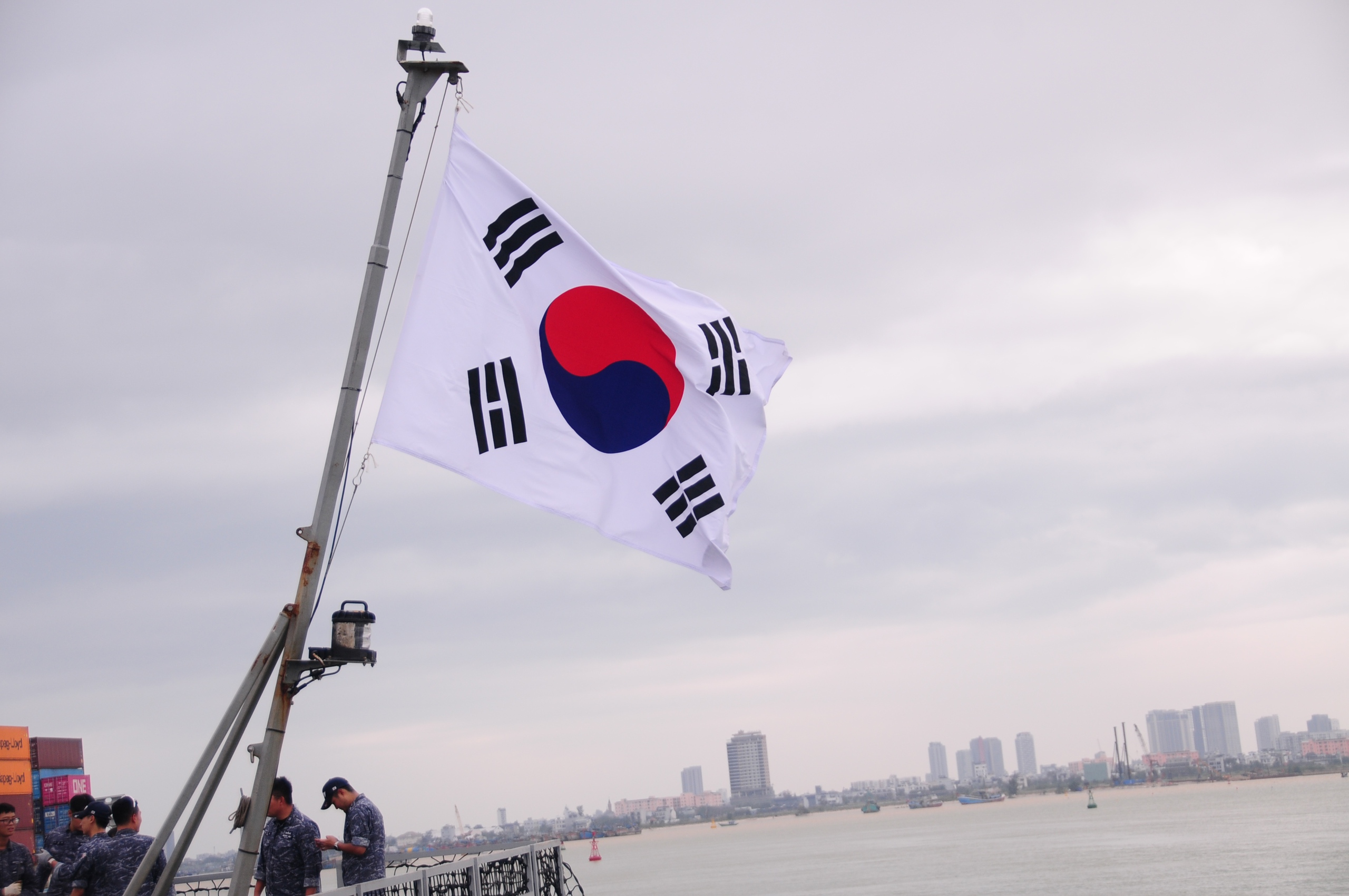 停泊在岘港仙沙港的韩国海军舰艇有什么特别之处？