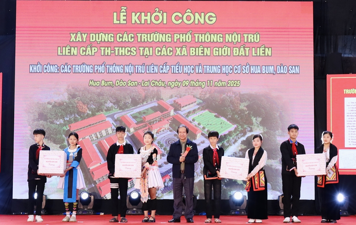 总理、副总理和部长在边境地区开工72所学校