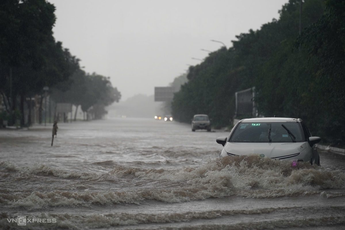 河内大面积内涝，越南北部多地因洪水疏散