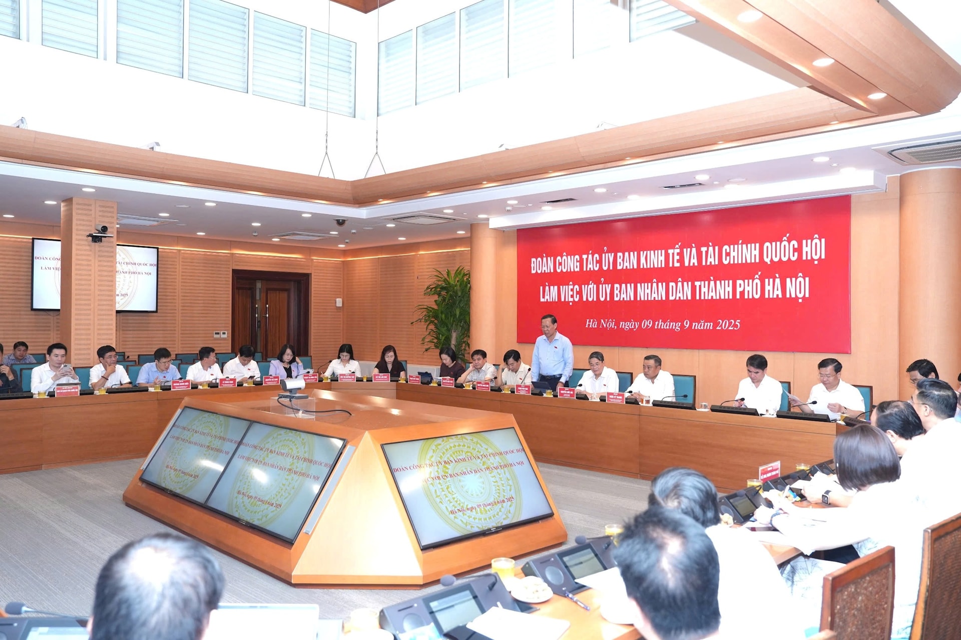 河内主席：8个月准备即可开工环城4号高速公路，而非之前的10年