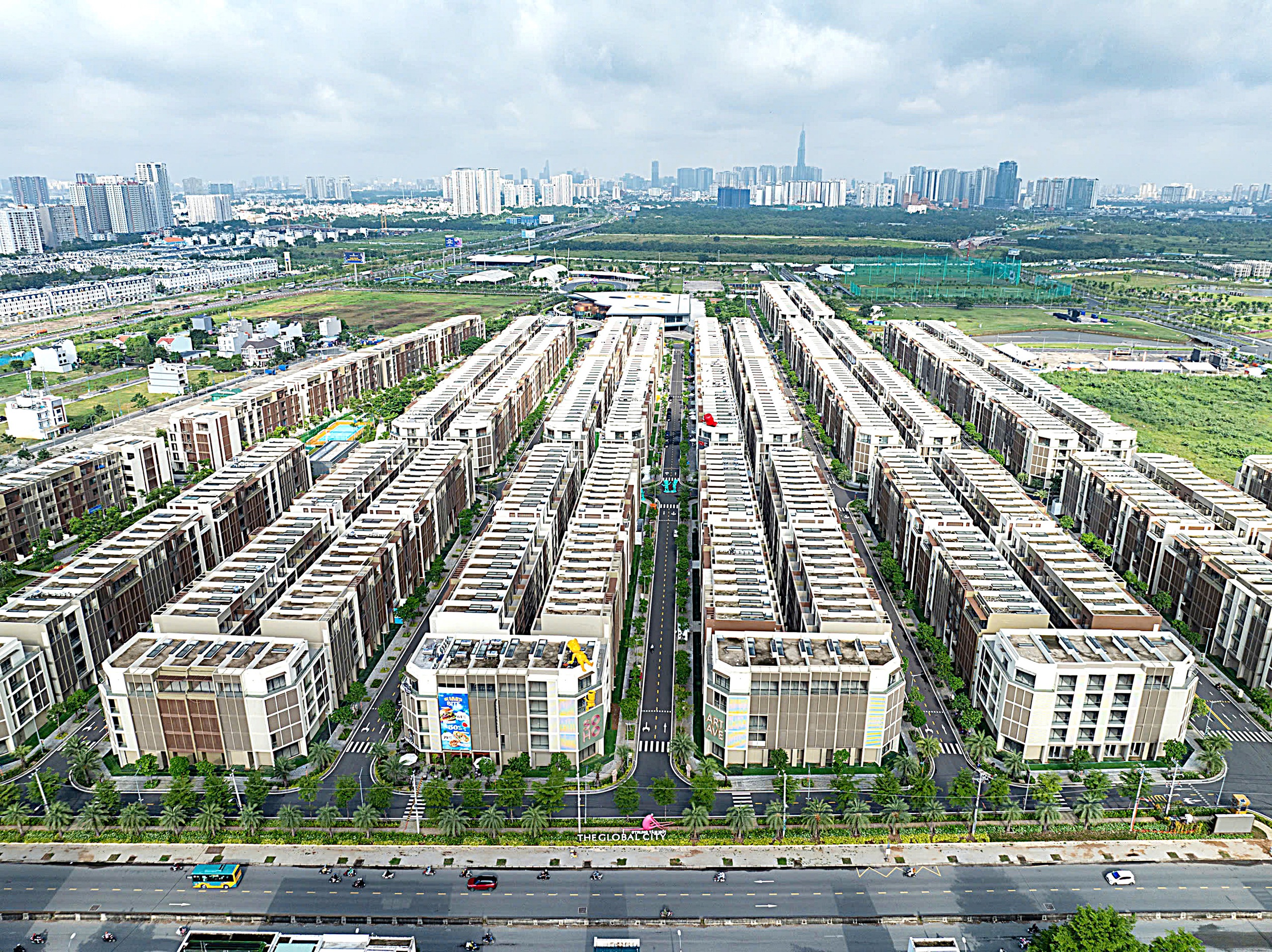 资金大量涌入房地产：警惕得不偿失