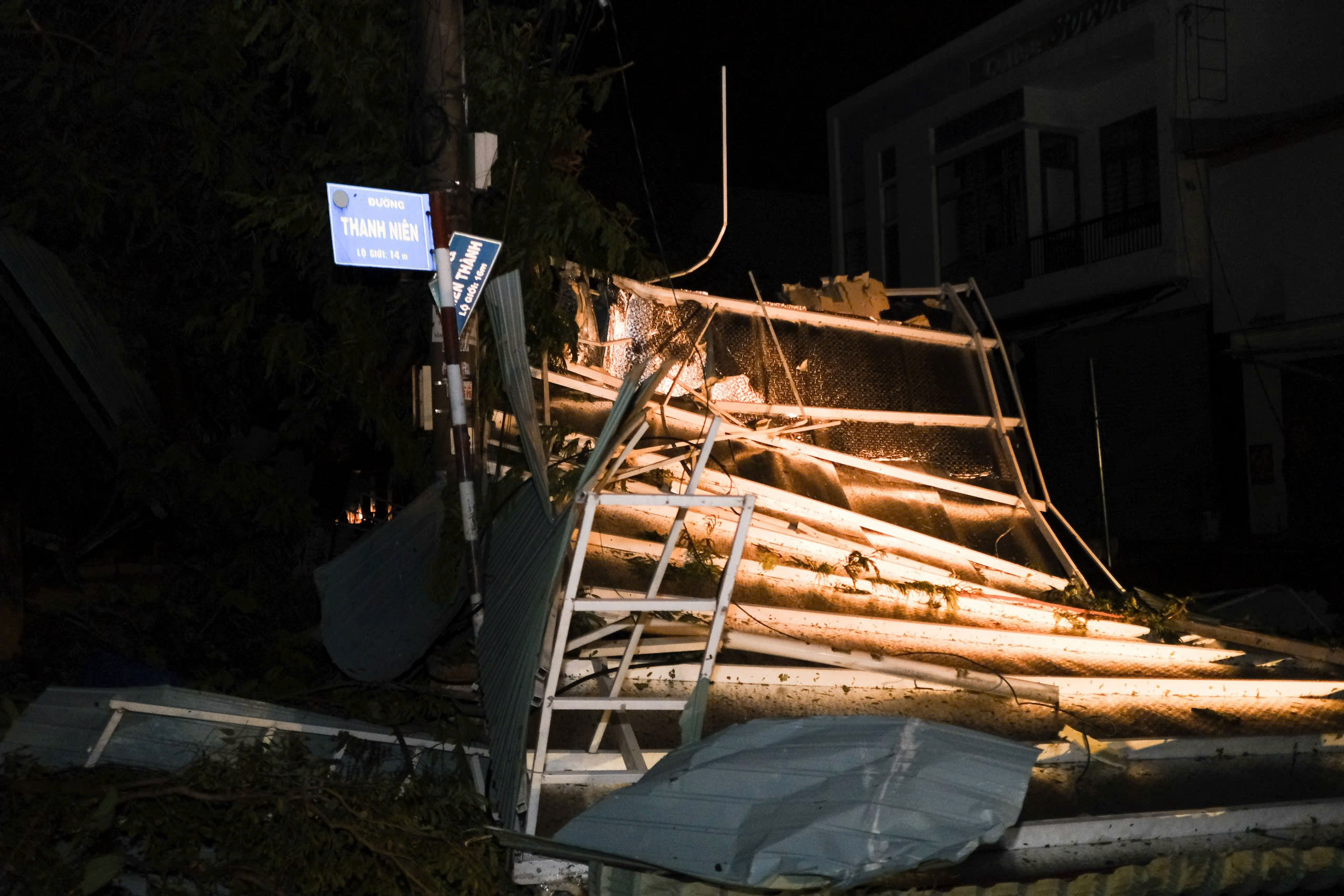 台风Kalmaegi在多地造成严重损失