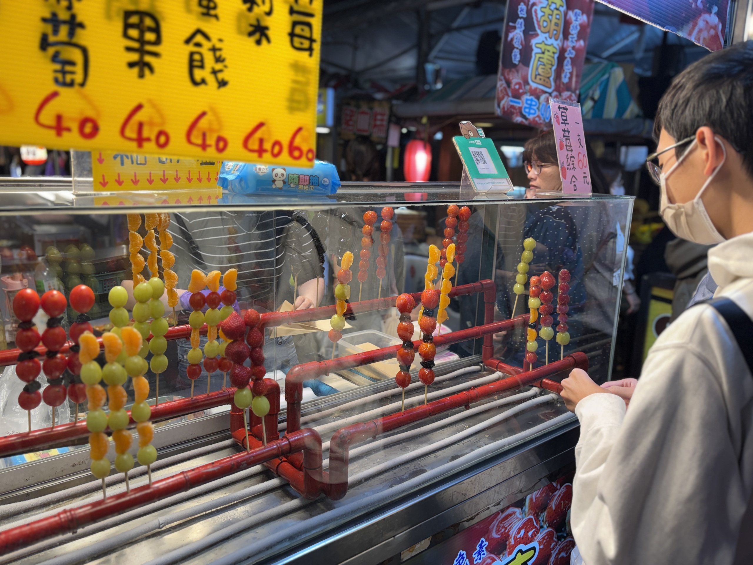 探索台湾总是人潮拥挤的夜市