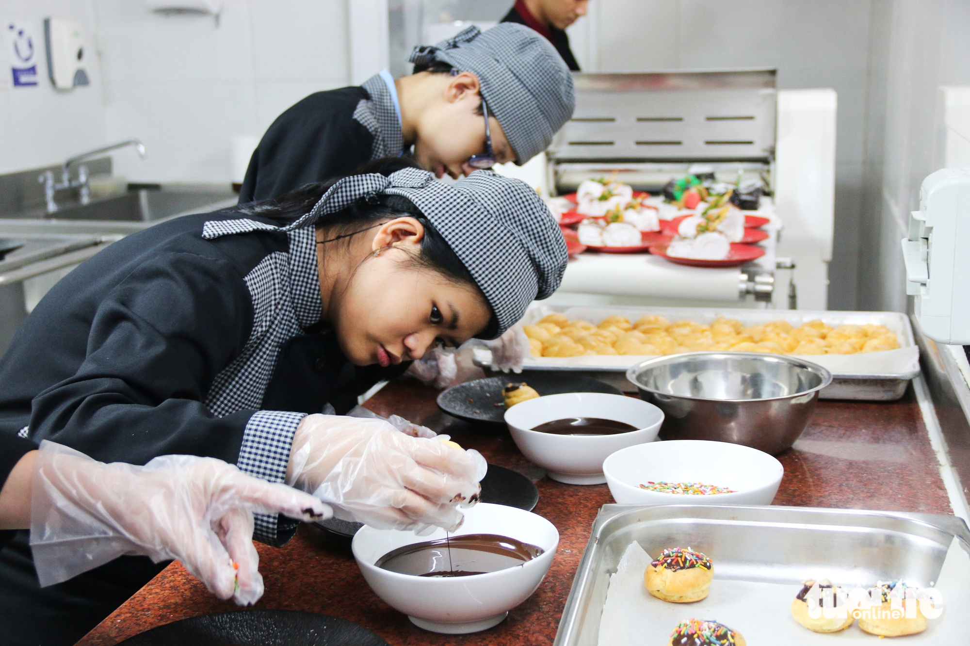 为残疾儿童和洪水受灾地区筹款，芽庄圣诞节更添温暖