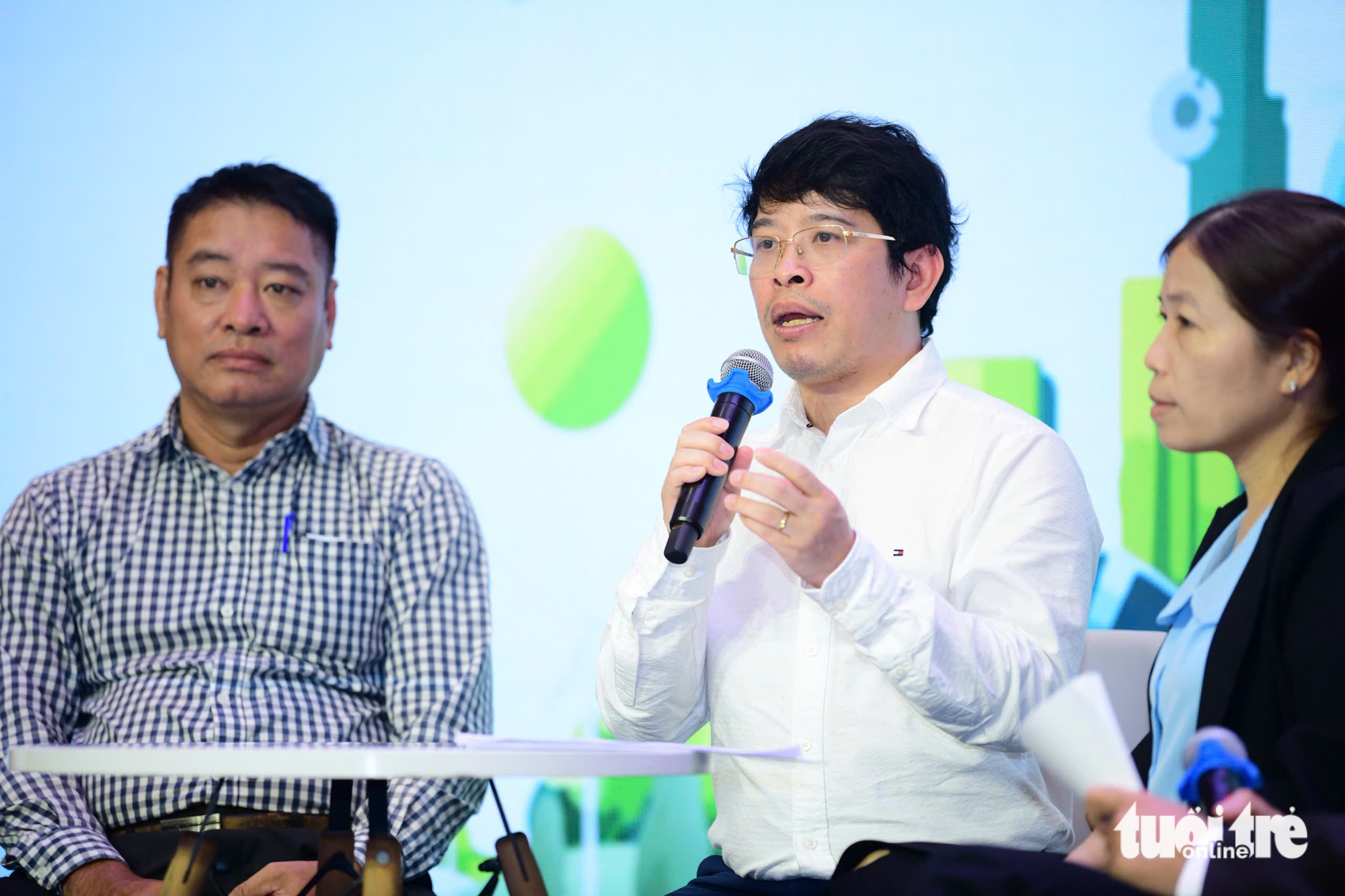 减少城市空气污染：覆盖绿色公交车，转换40万送货员的汽油车