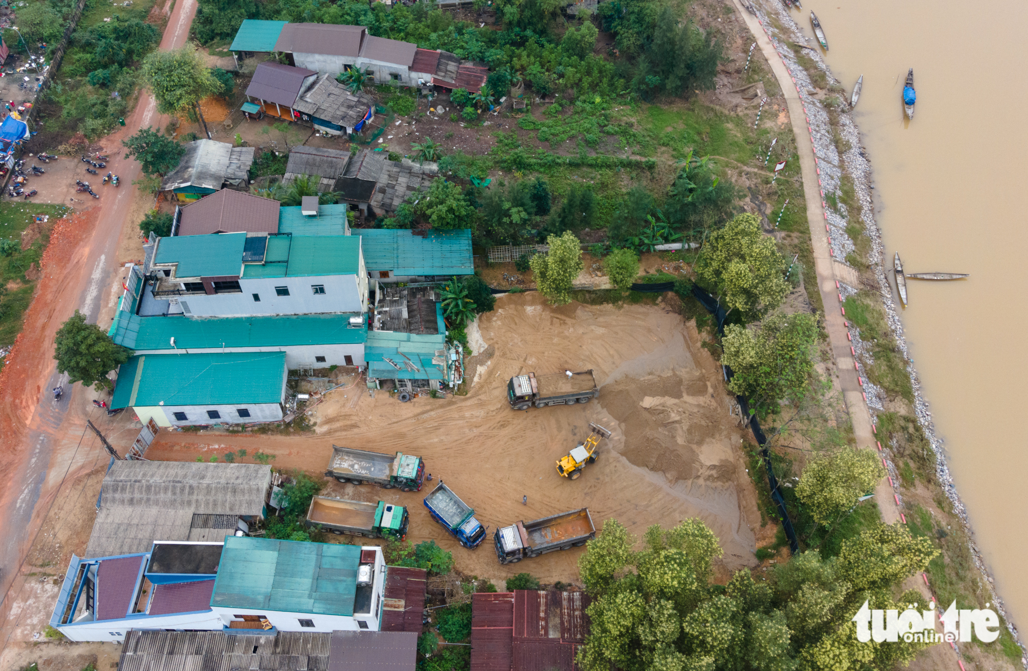 调查：石汉河上连夜非法吸沙，交易迅速进行