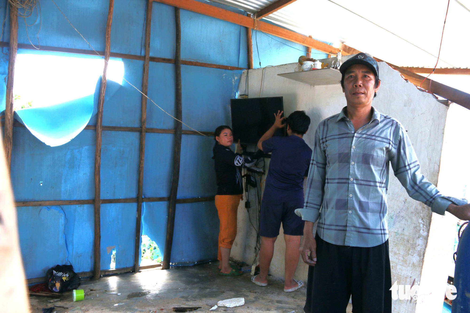 心痛数十艘渔船在台风Kalmaegi后破碎的场景