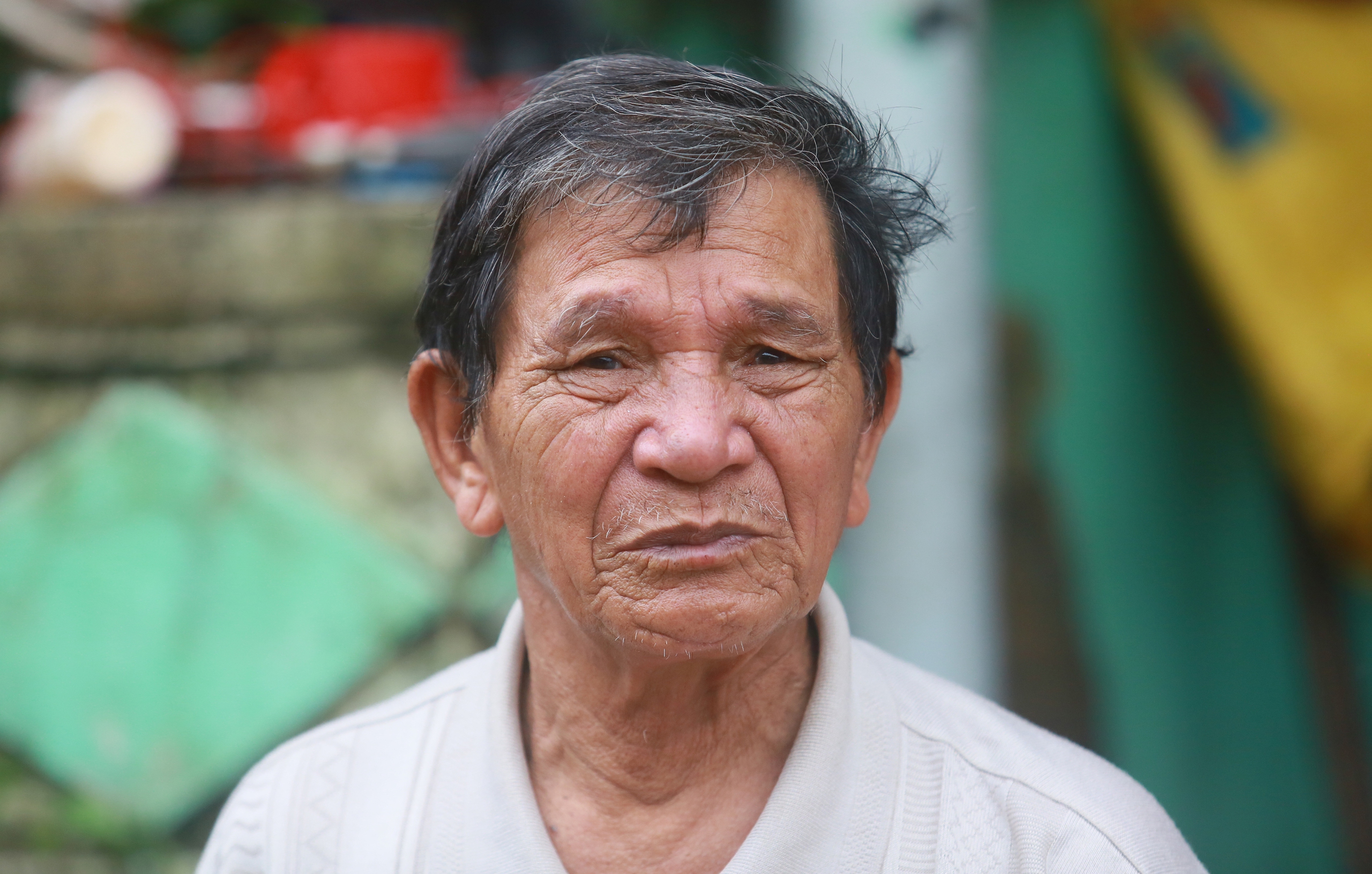 富安省洪水区居民的眼神：难以言表的事情