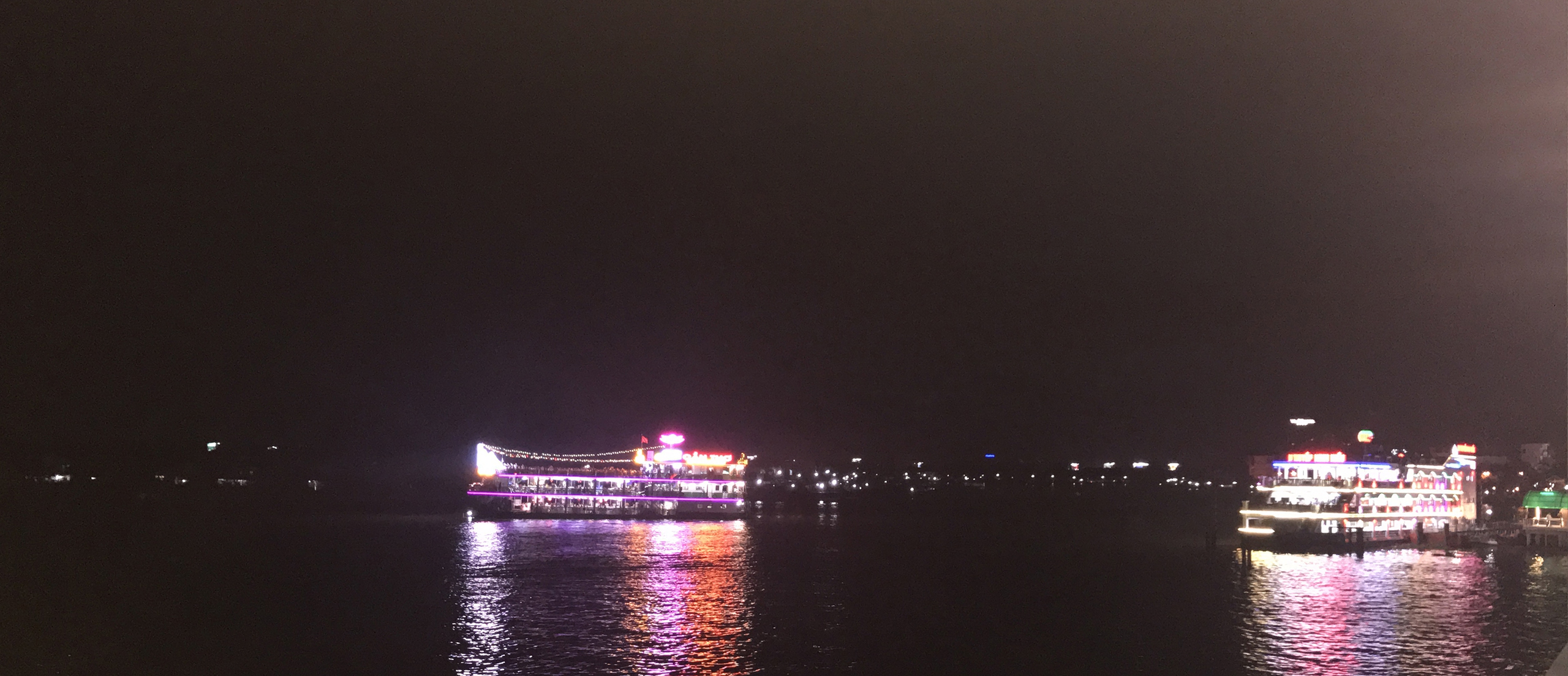 芹苴水乡节日气氛热烈