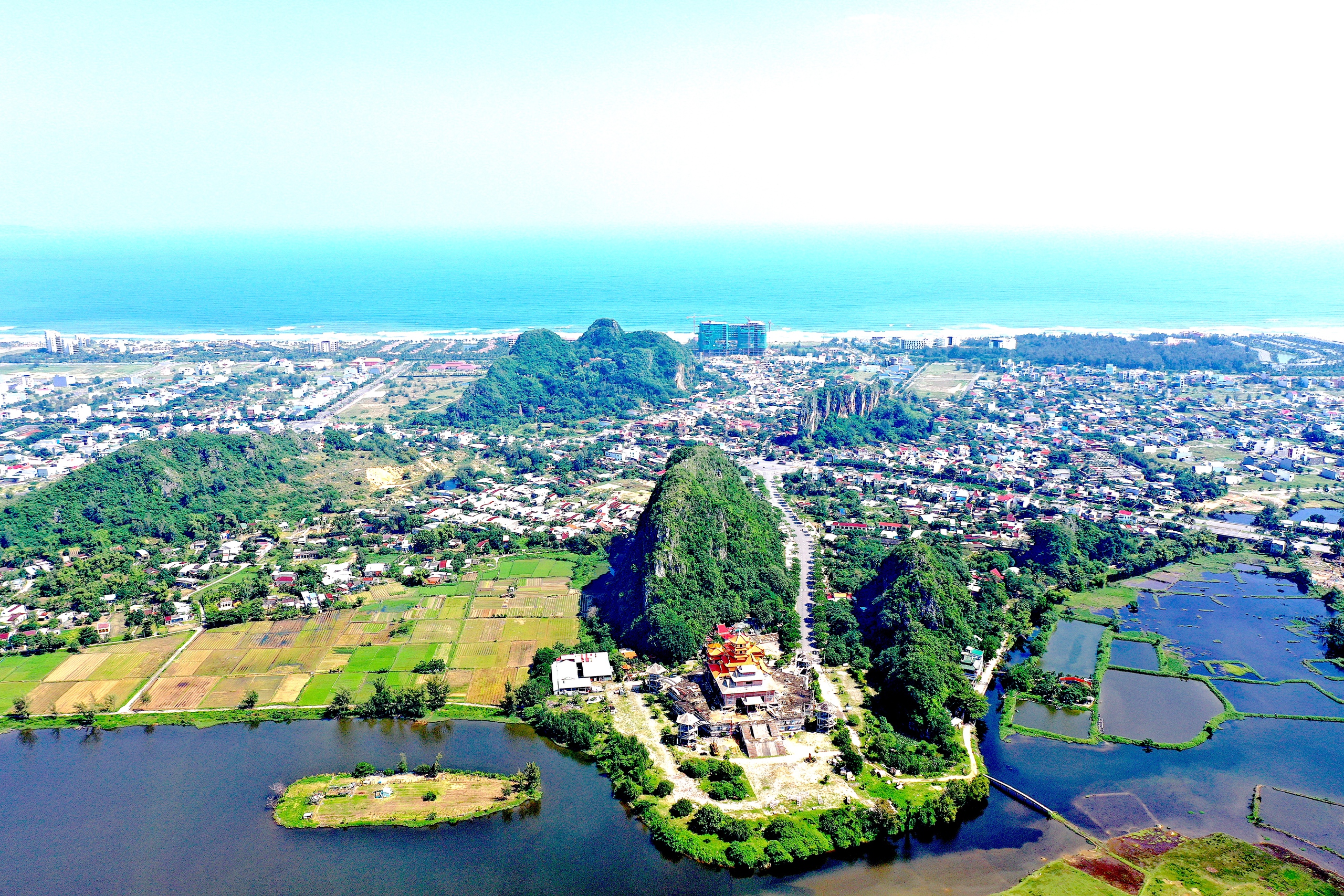 为什么岘港保持土地价格表不变？