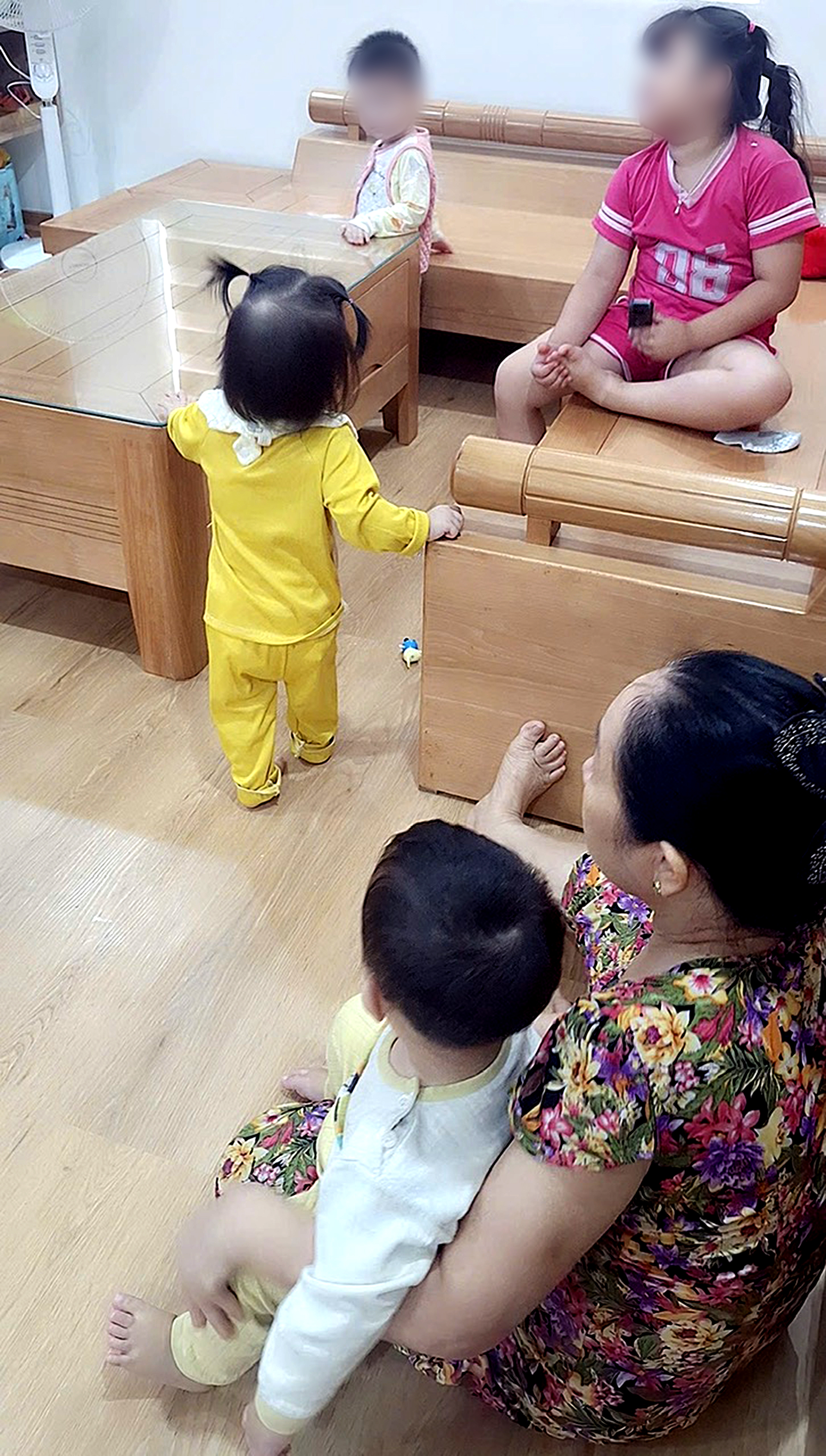 花费数十万盾寄养孩子...躲避台风，寻找地方'难如登天'