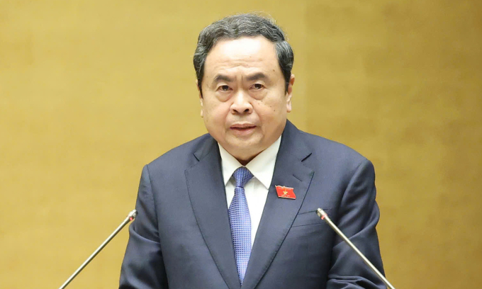 国会要求尽快按工作岗位支付公务员工资