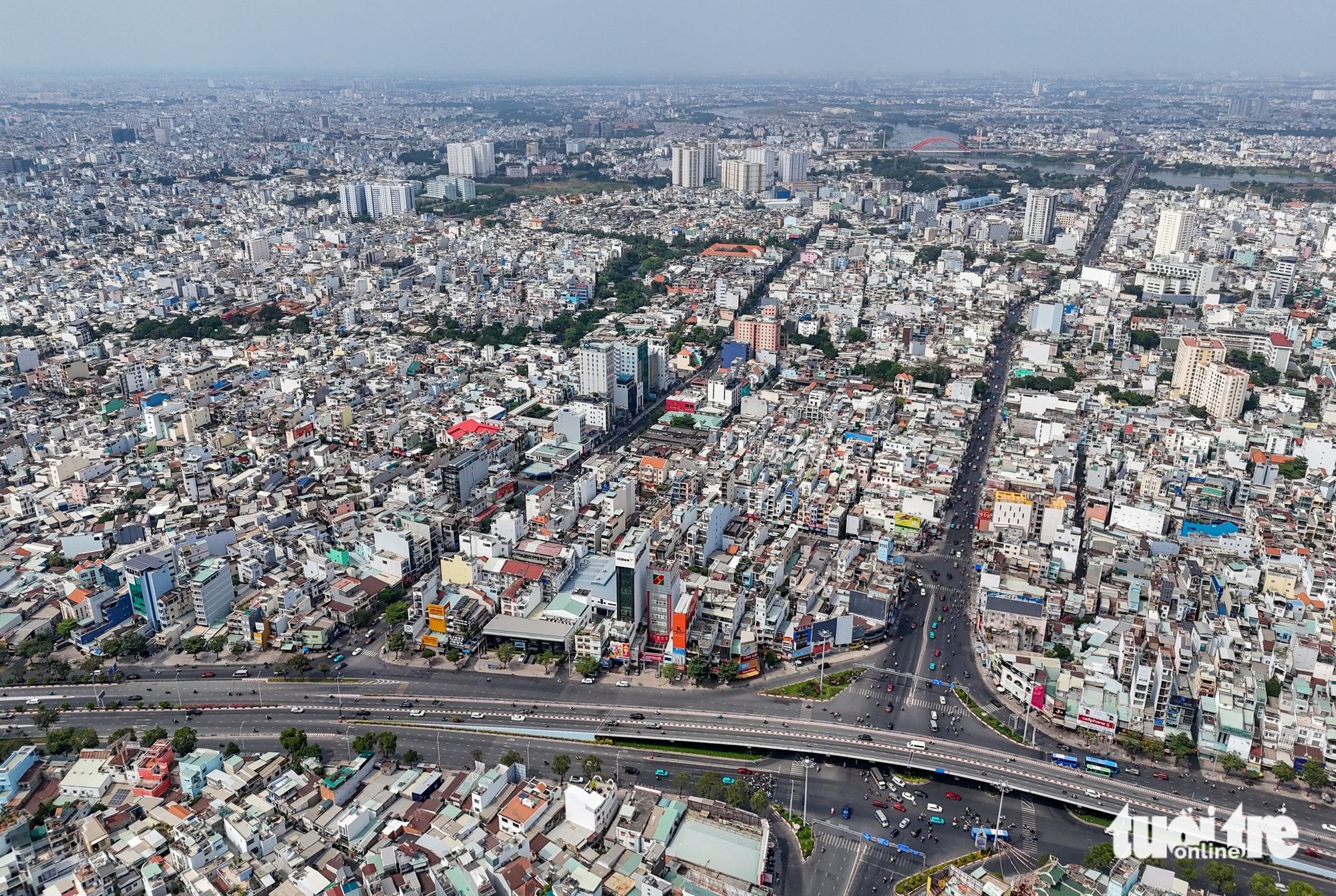 胡志明市推进扩建杭青-平兆轴线和13号国道