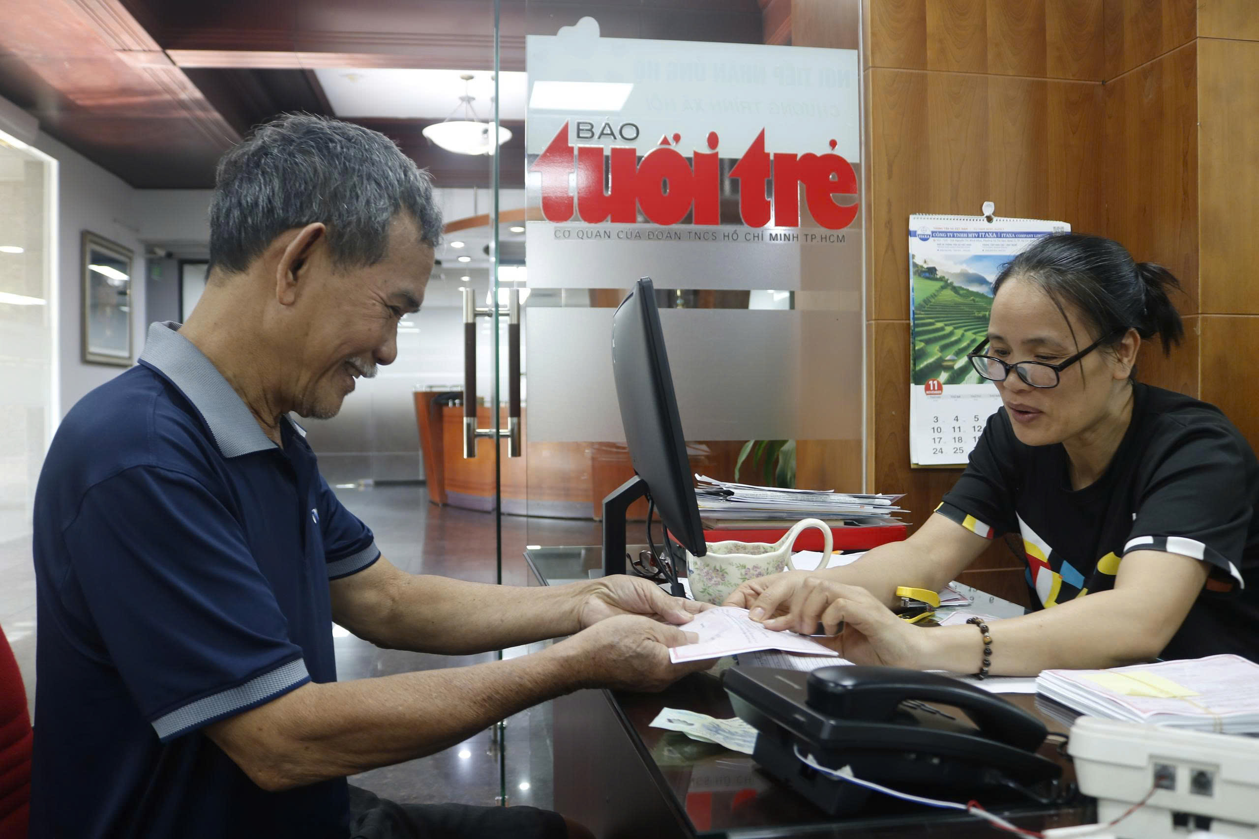 既是忠实读者，又是熟悉的善心人士