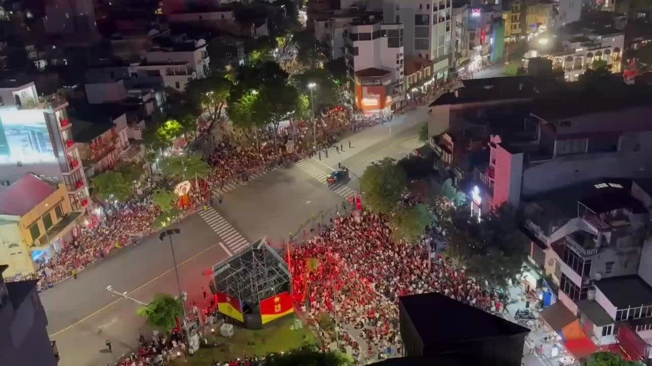 军民在巴亭和谐共鸣