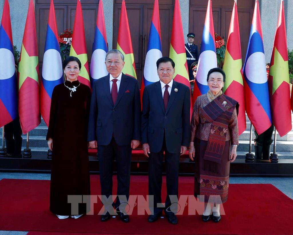 老挝以国家元首最高礼仪迎接苏林总书记