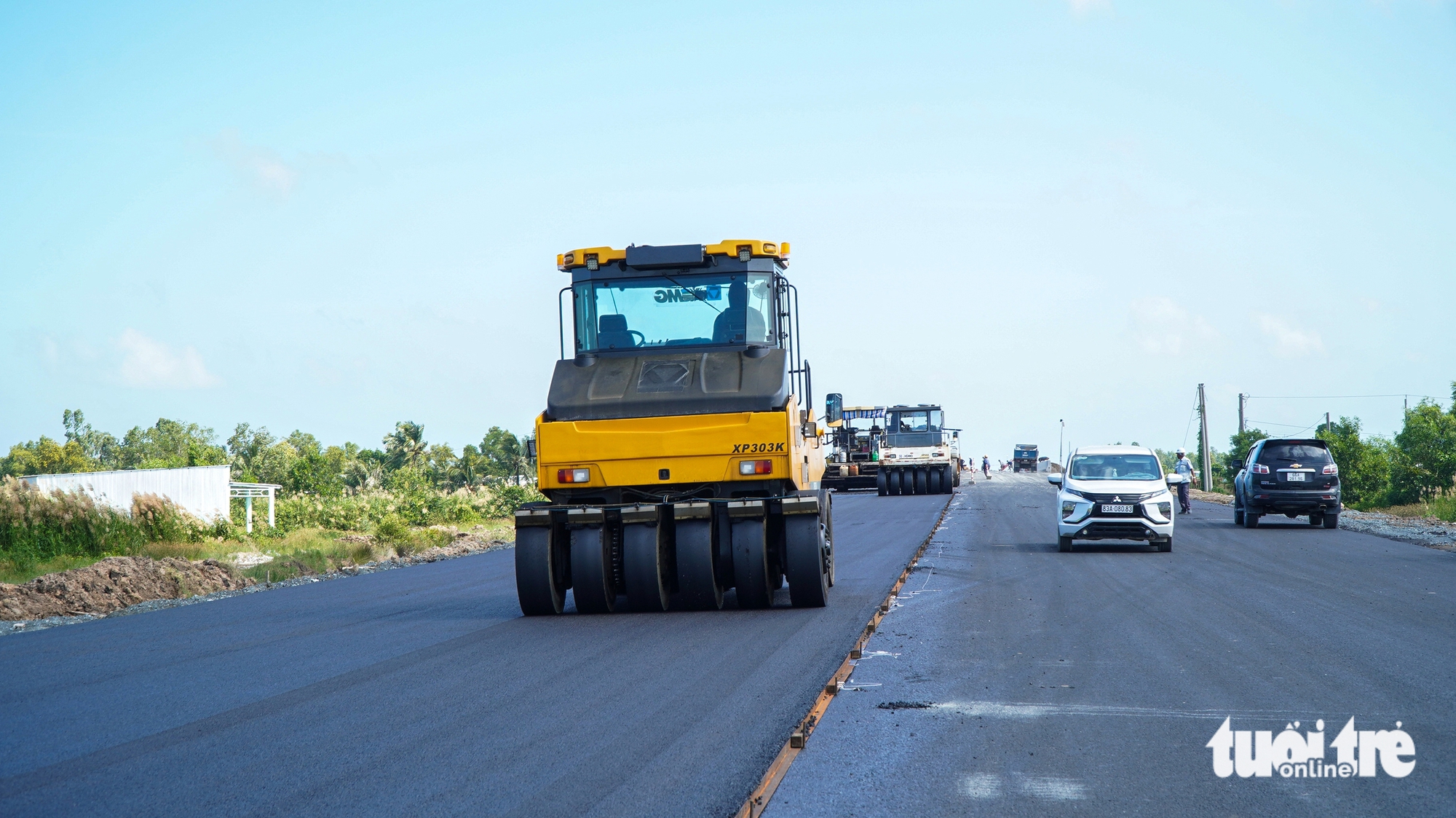 2100人连夜工作，14天后芹苴-金瓯高速公路将实现技术通车