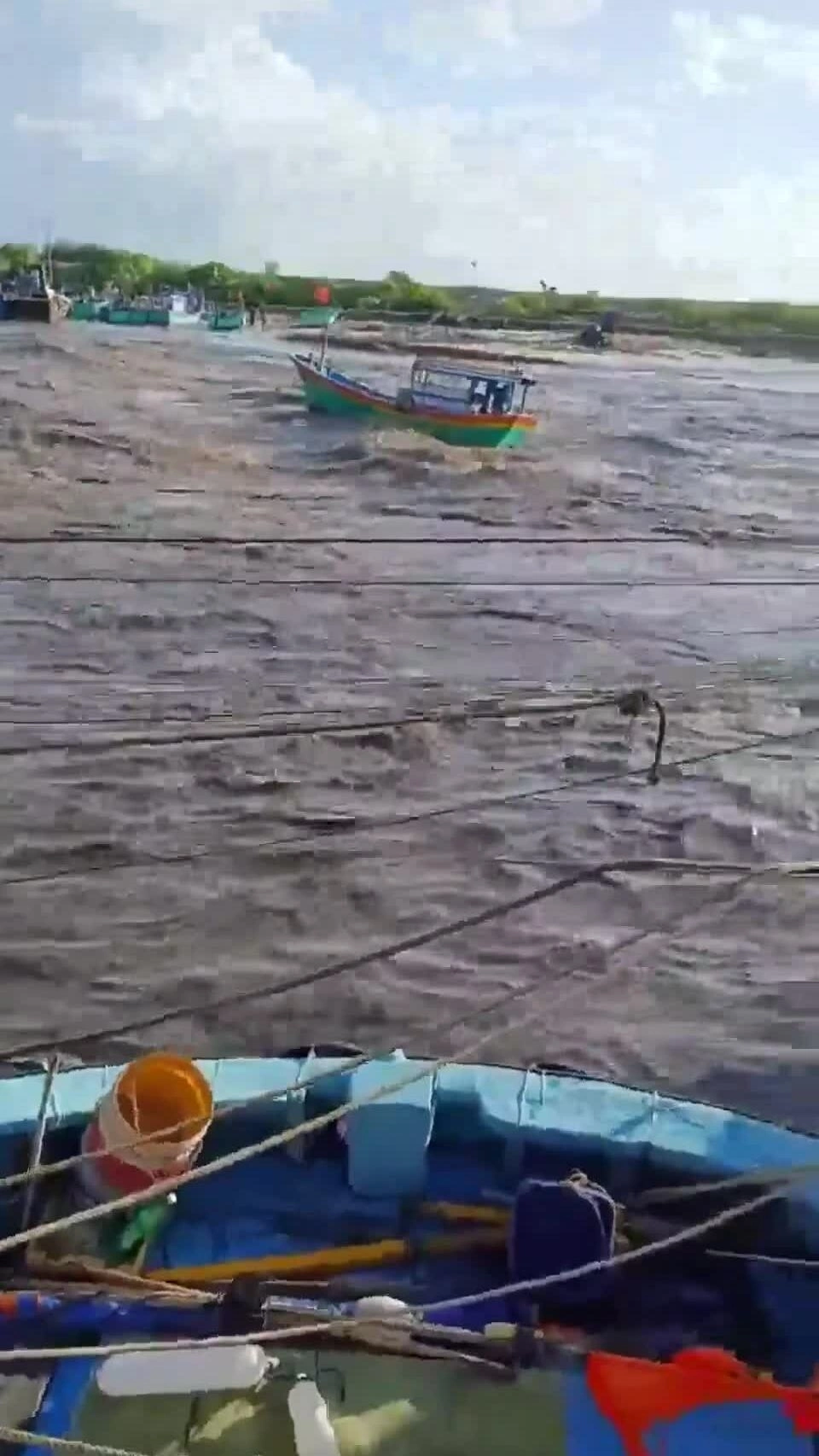 水库泄洪导致超过1000户居民被淹