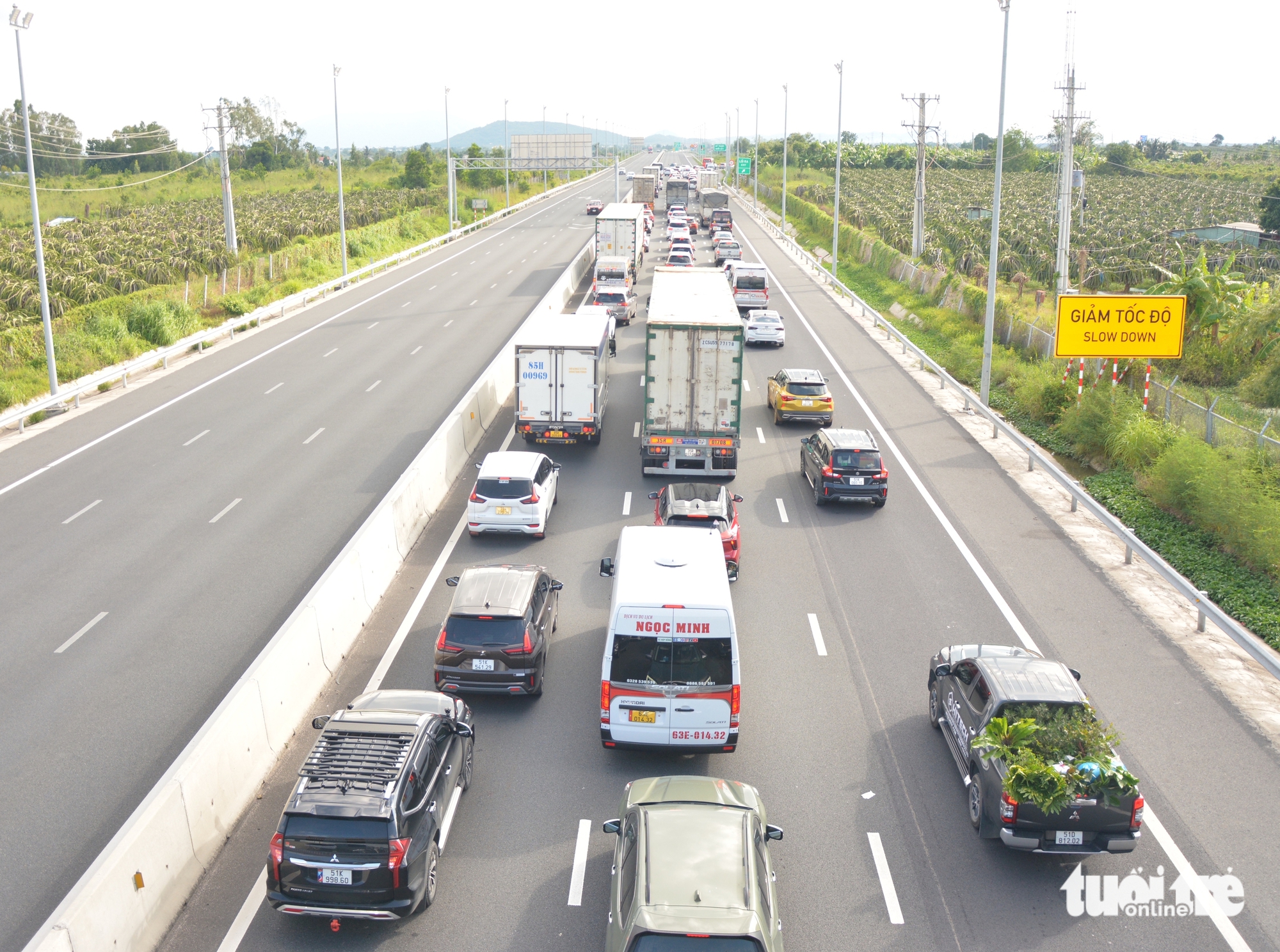 由于交通拥堵，在巴包关闭潘切-油街高速公路入口