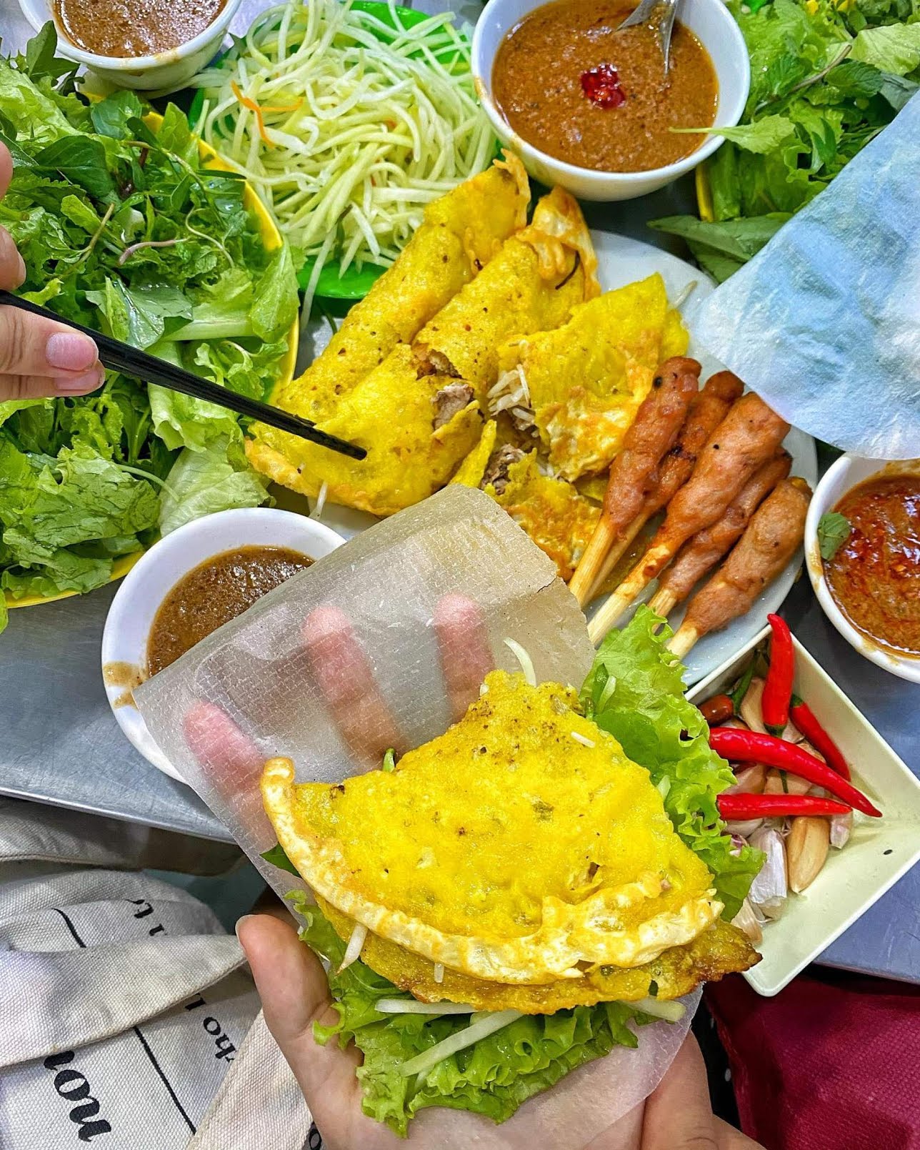 根据外国人推荐的岘港美食餐厅