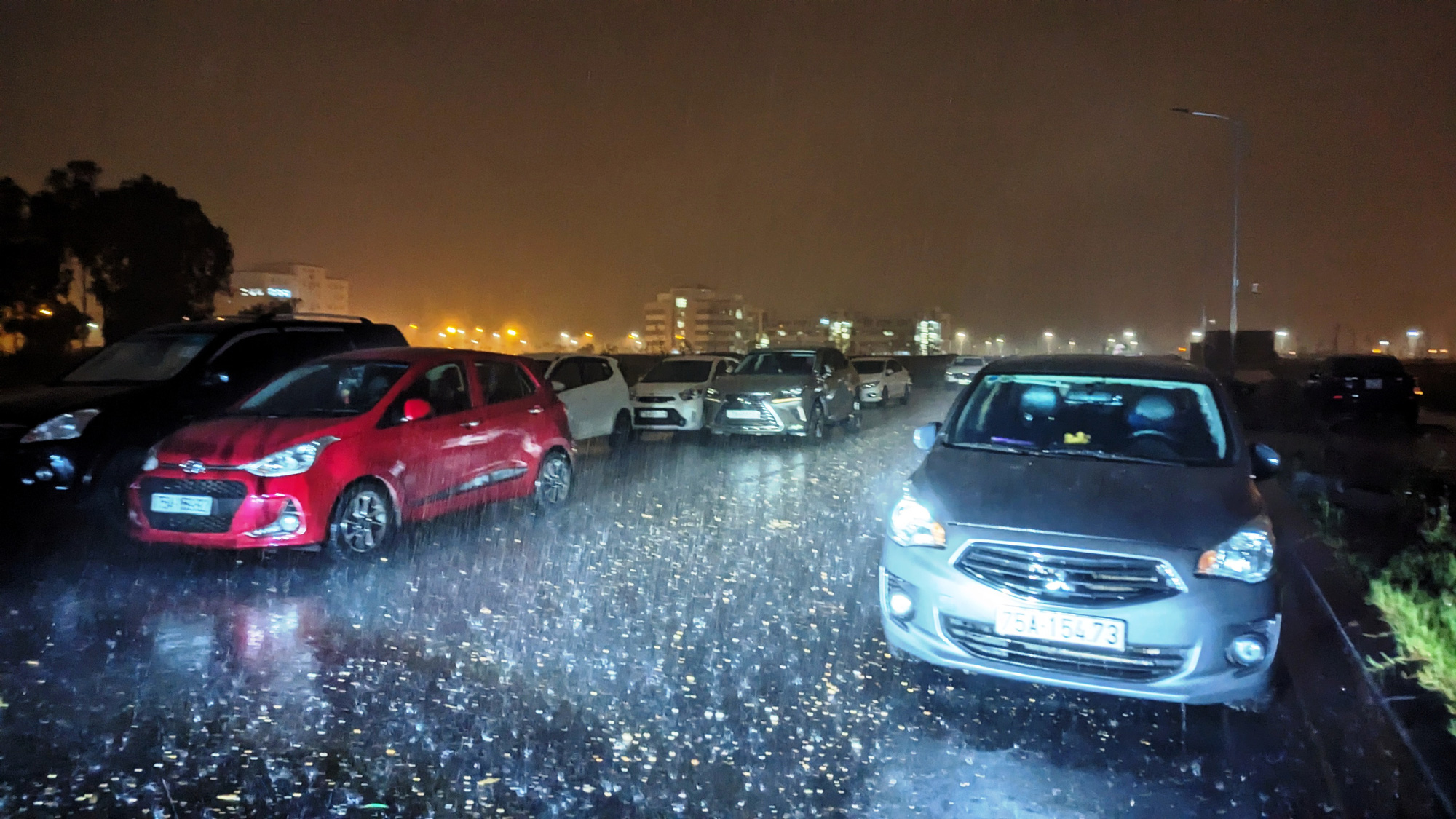 今日天气 17-10：中部地区大雨倾盆，顺化市雨量最大