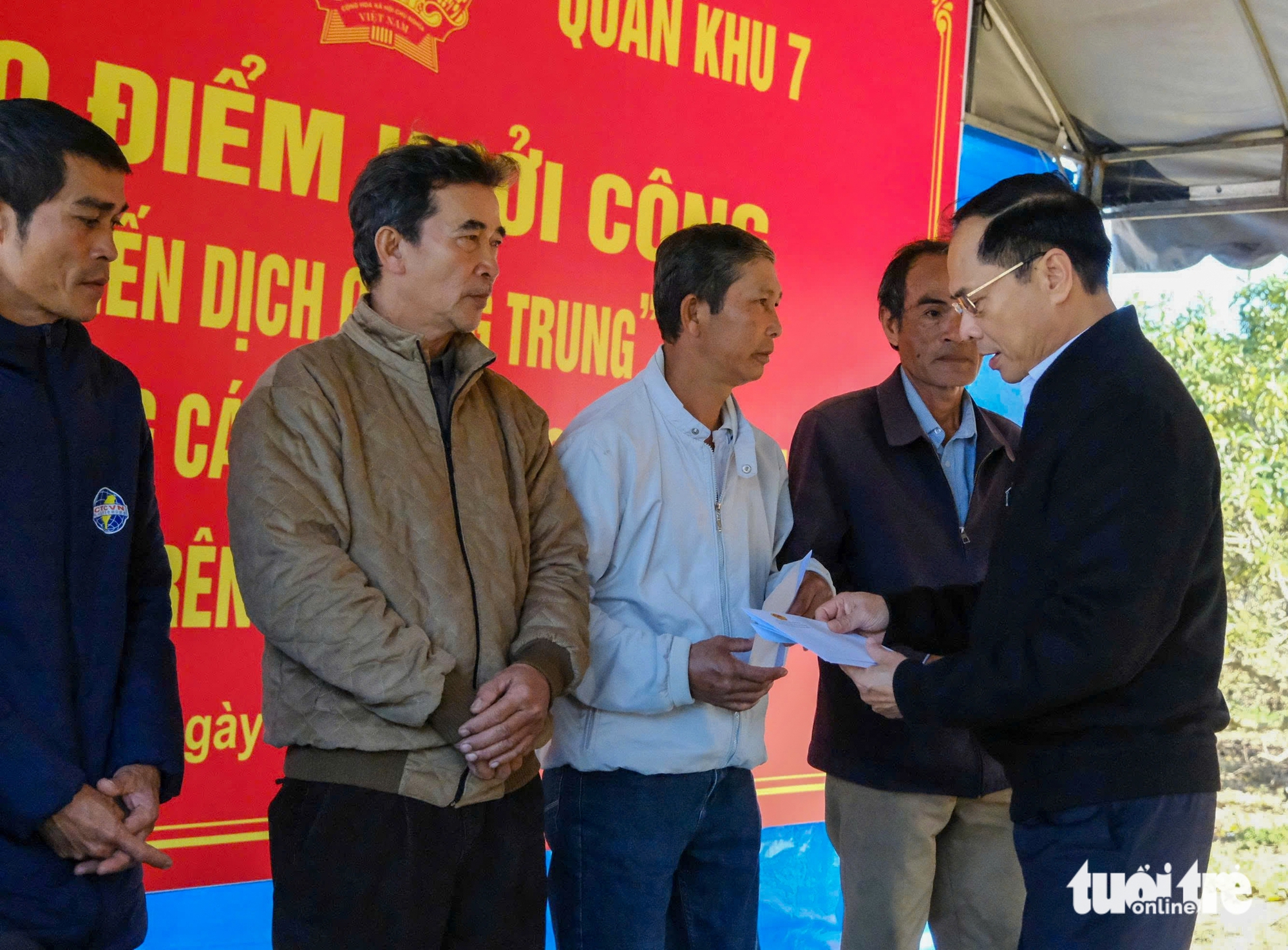 副总理裴青山：加快为林同省洪水灾区人民早日提供住房