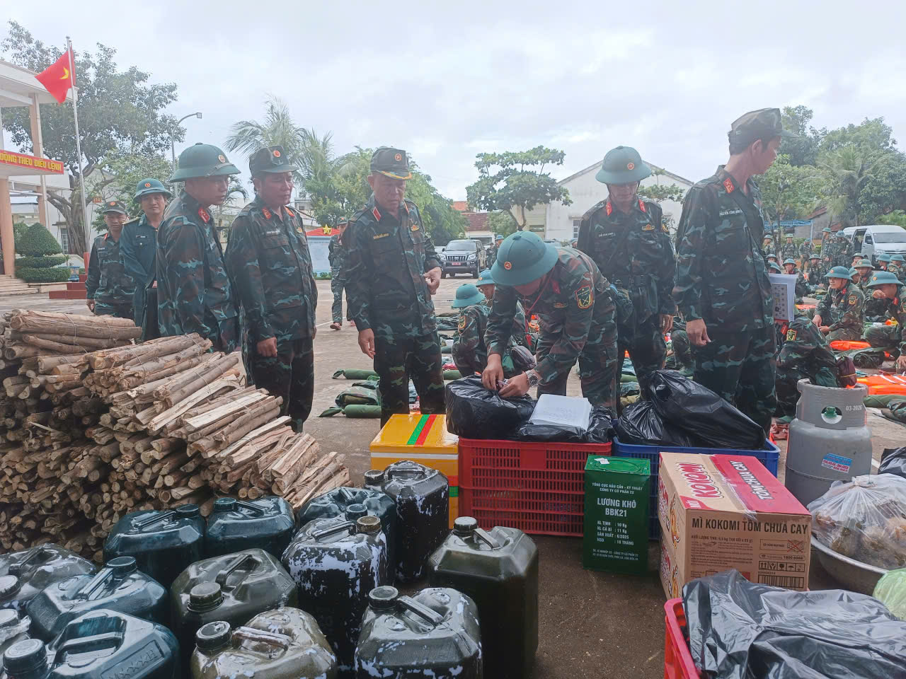 达乐省准备调动15,000名士兵，嘉莱省采购无人机应对台风凯米