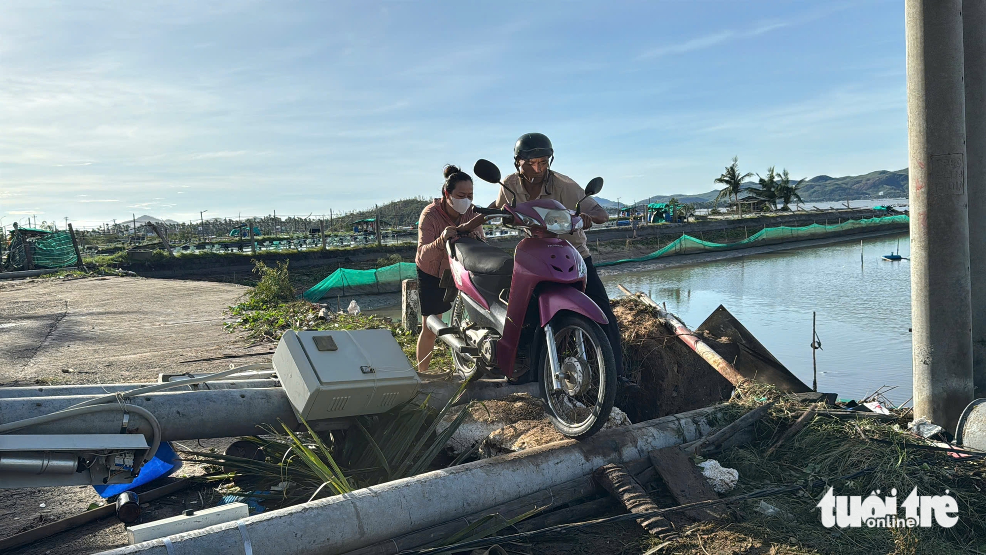 Đắk Lắk: 台风 Kalmaegi 导致数万鱼虾养殖笼完全被毁